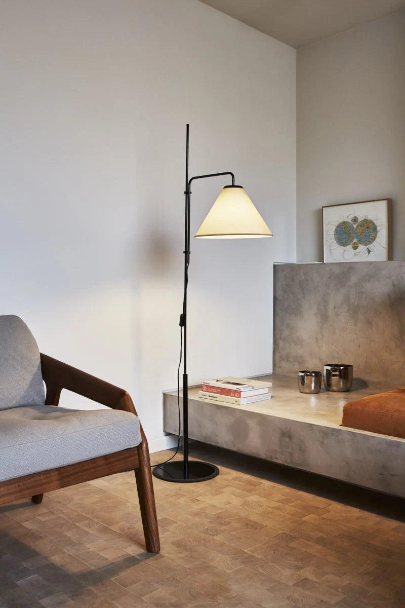 Lampa podłogowa FUNICULI FABRIC piaskowy Marset Eye on Design