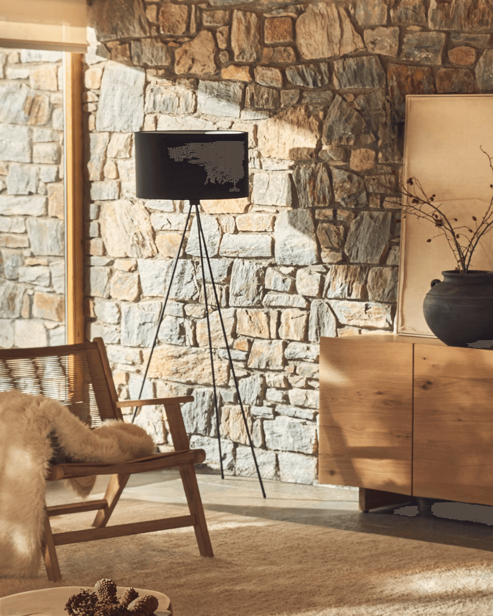 Lampa podłogowa IKIA czarny La Forma Eye on Design