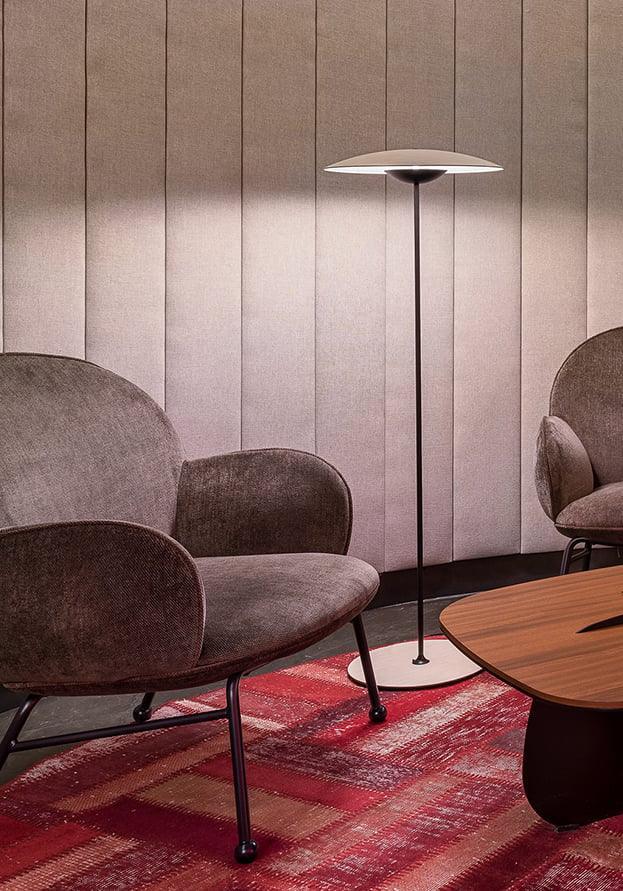 Lampa stojąca GINGER jasnobrązowy Marset Eye on Design