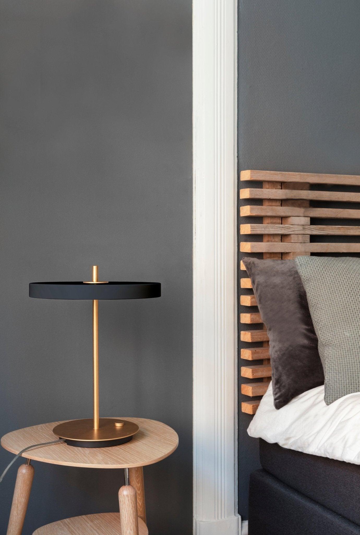 Lampa stołowa ASTERIA TABLE antracytowy UMAGE Eye on Design