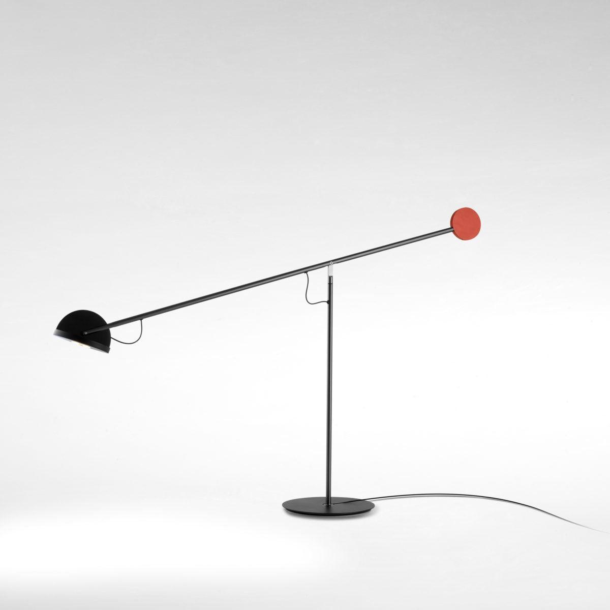 Lampa stołowa COPERNICA grafitowy z czerwonym wykończeniem Marset Eye on Design