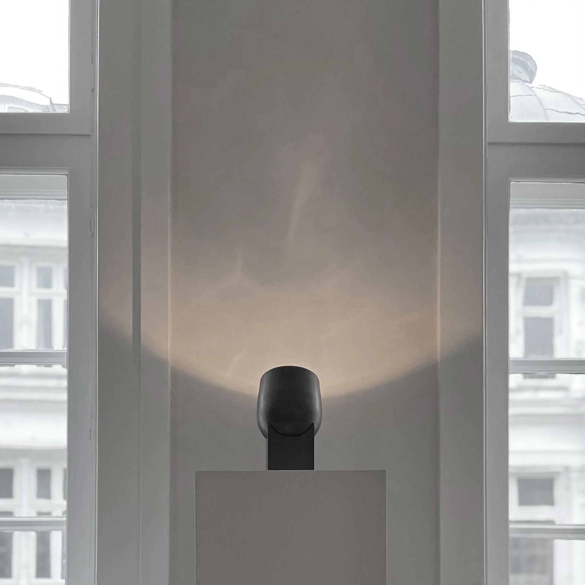 Lampa stołowa PIVOT grafitowy 101 Copenhagen Eye on Design