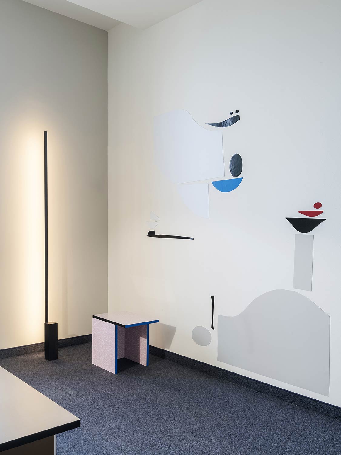 Lampa podłogowa LINESCAPES czarny