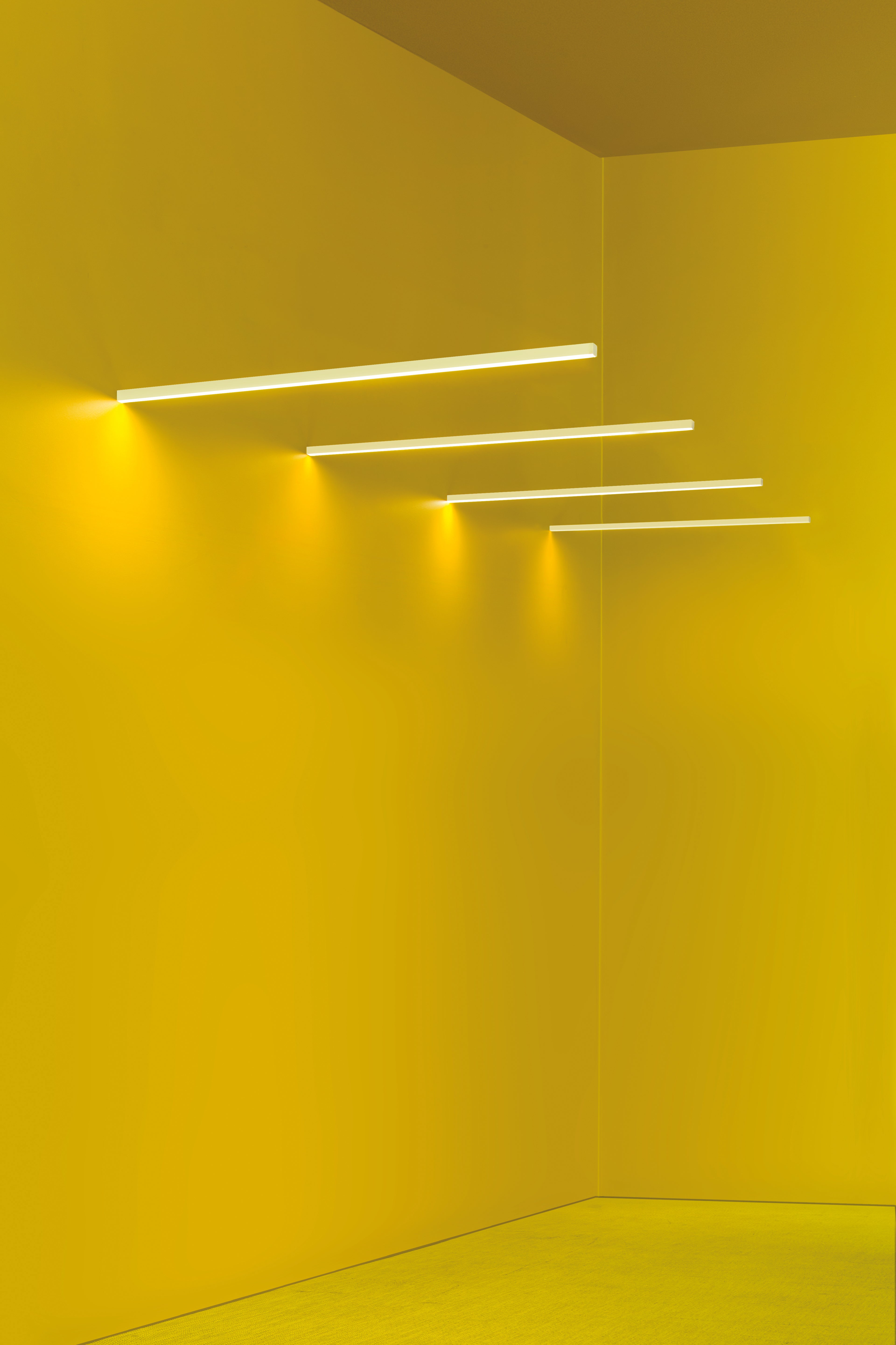 Lampa ścienna na wysięgniku LINESCAPES CANTILEVERED biały
