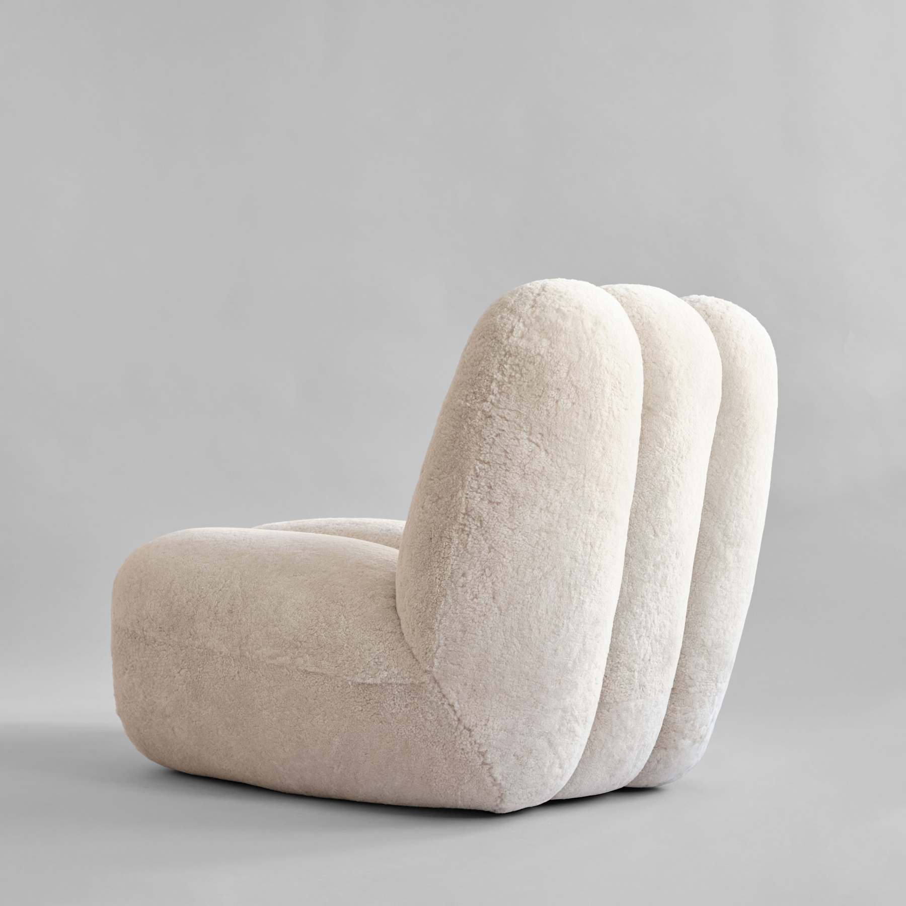 Fotel w tkaninie Sheepskin TOE kremowy