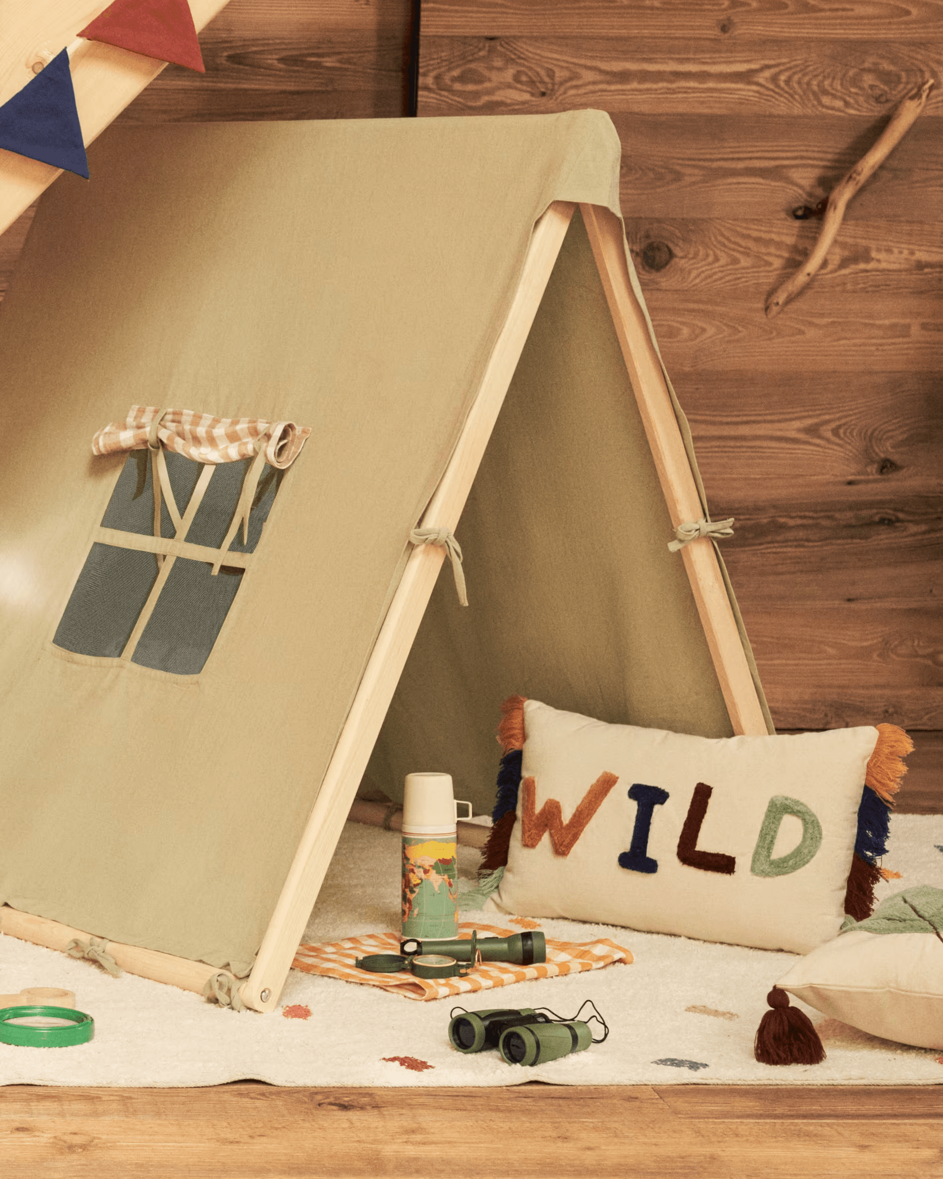 Namiot tipi YANIL zielony La Forma Eye on Design