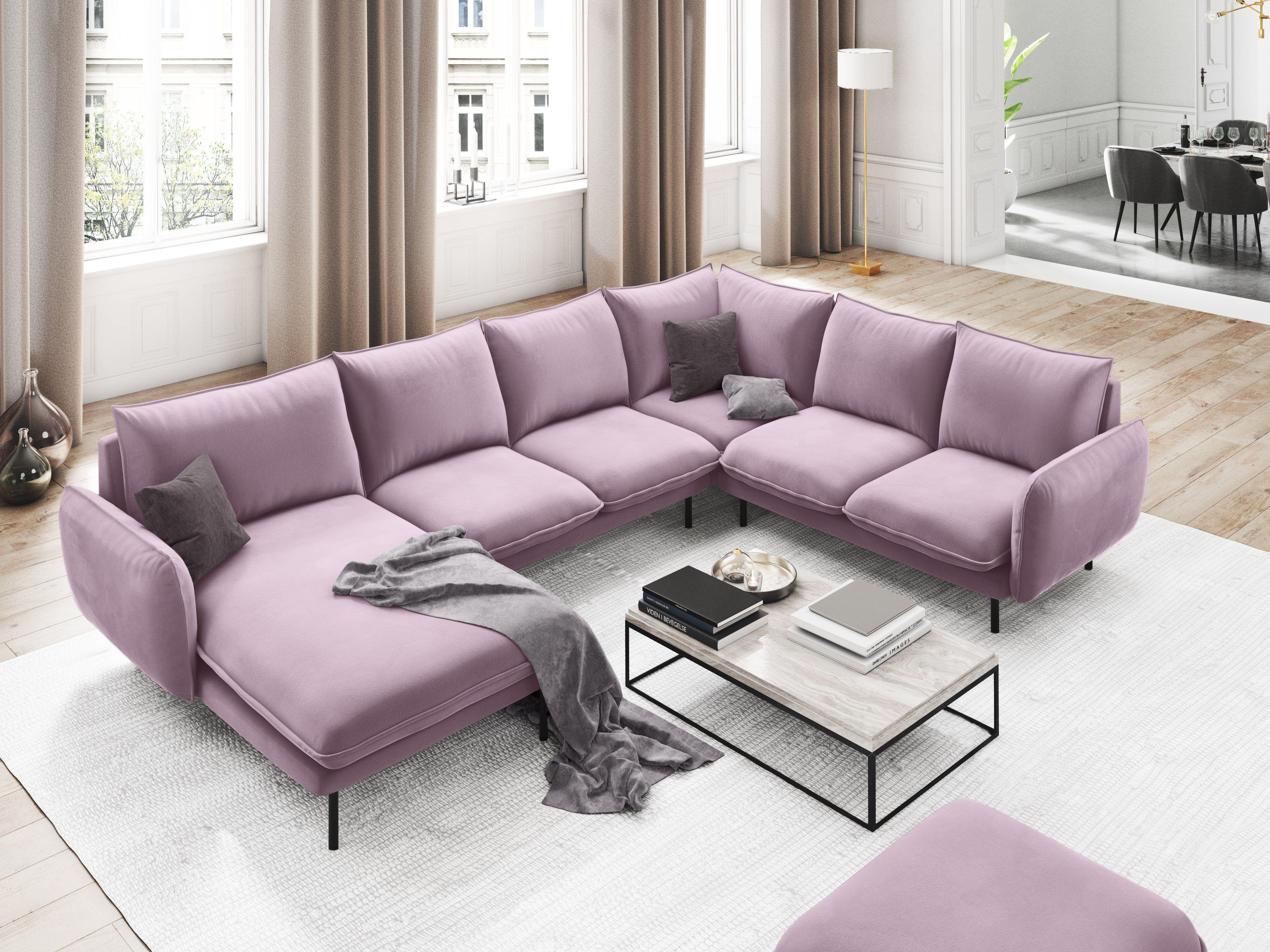 Narożnik prawostronny aksamitny panoramiczny VIENNA pudrowy róż z czarną podstawą Cosmopolitan Design Eye on Design