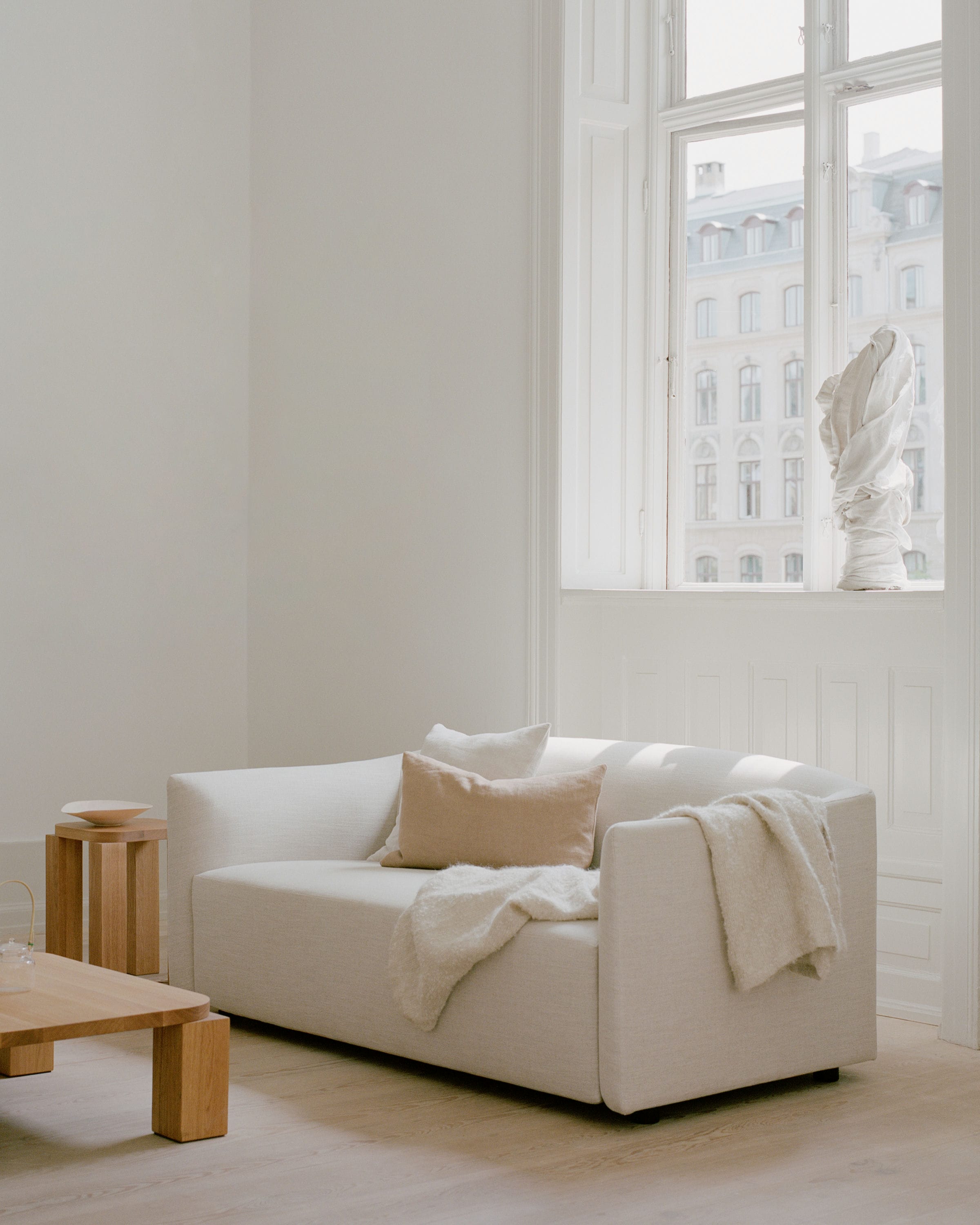 Sofa 2-osobowa SHORE tapicerowany