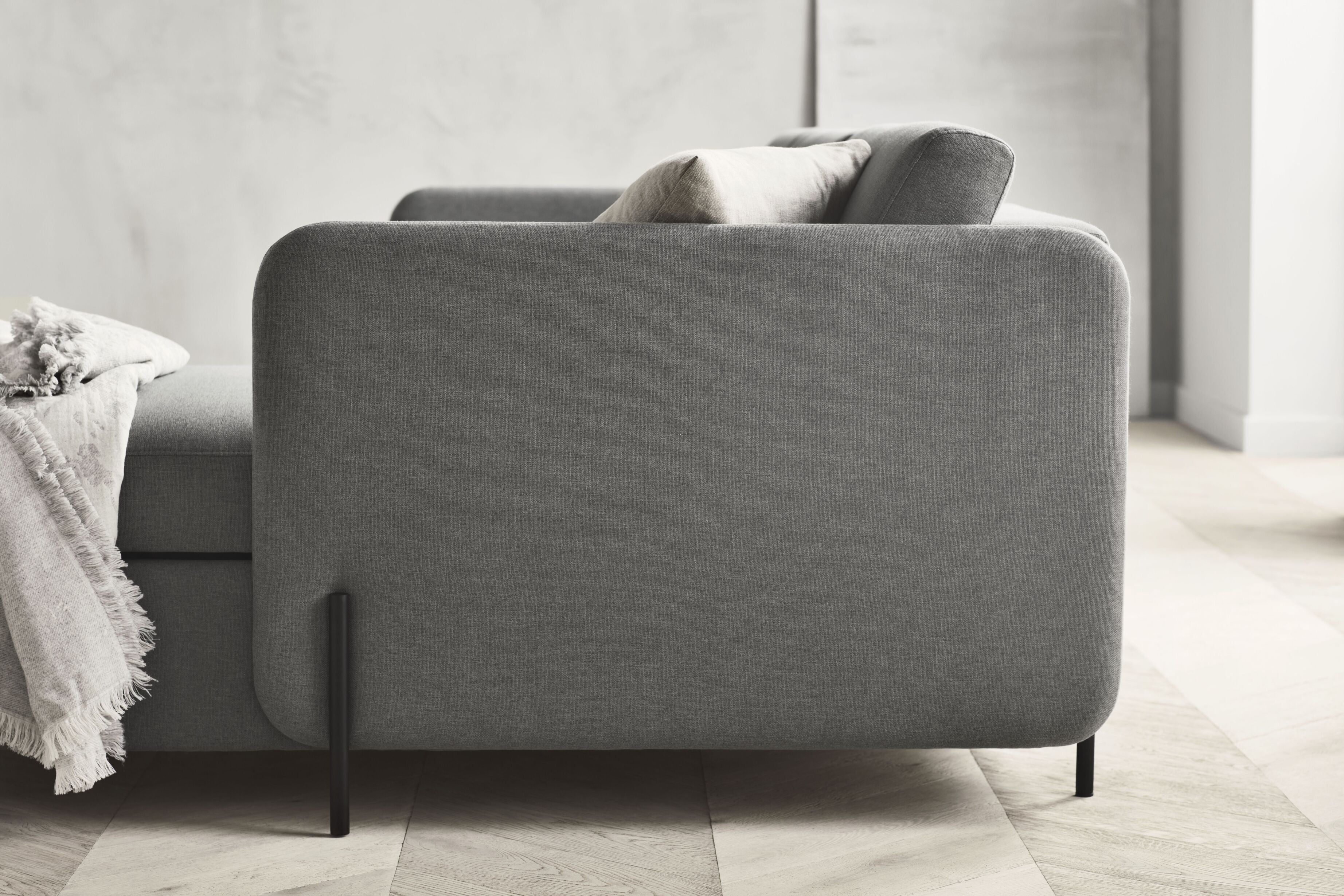 Sofa rozkładana 2,5-osobowa PIRA czarna stalowa podstawa