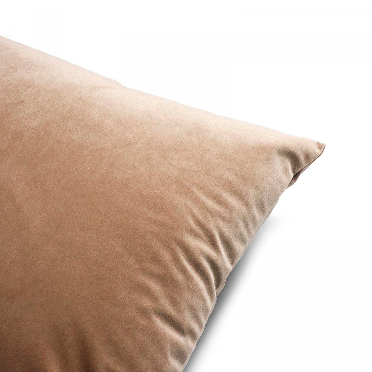 Poduszka dekoracyjna VELVET beżowy Poduszkowcy Eye on Design