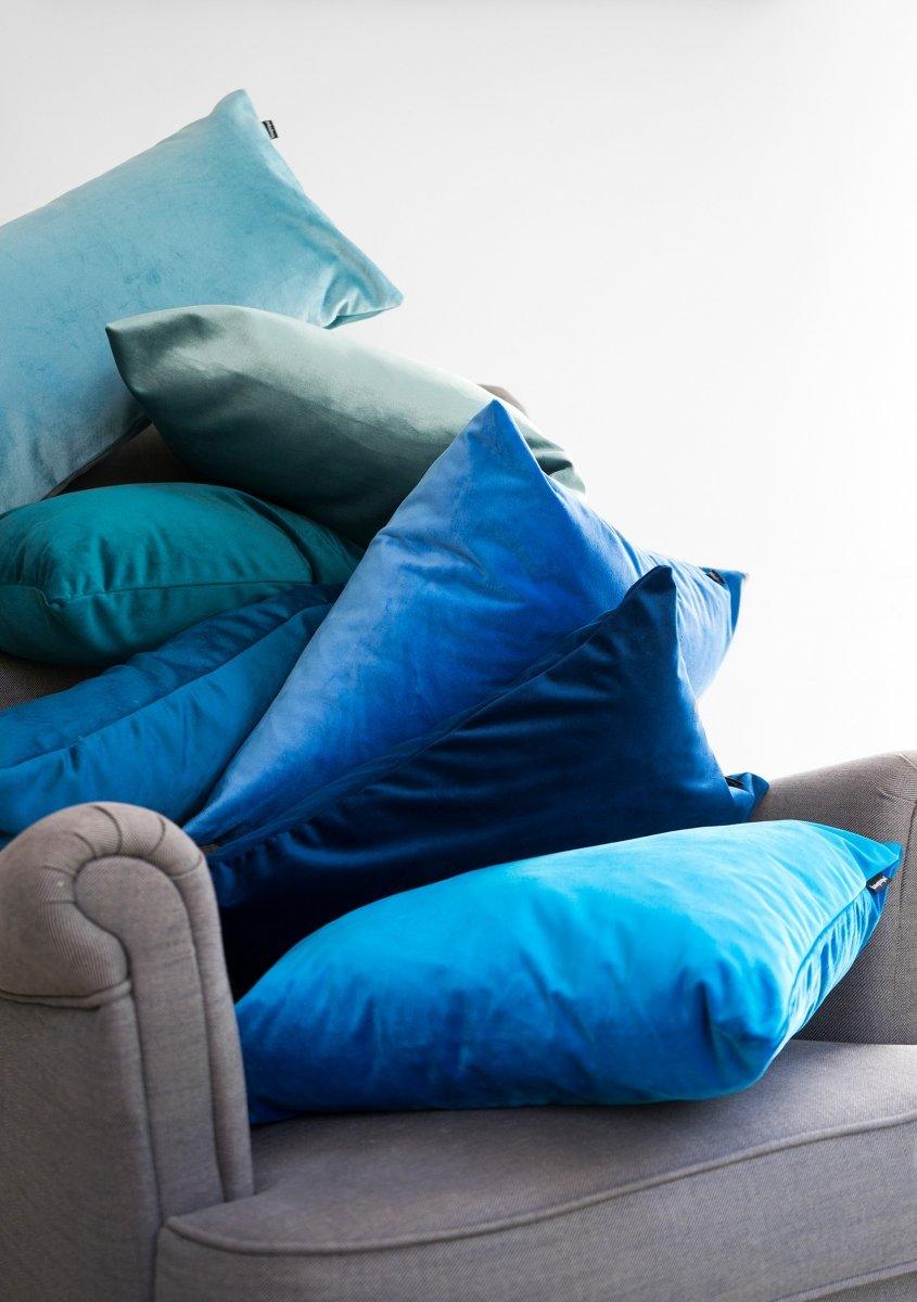 Poduszka dekoracyjna VELVET błękitny Poduszkowcy Eye on Design
