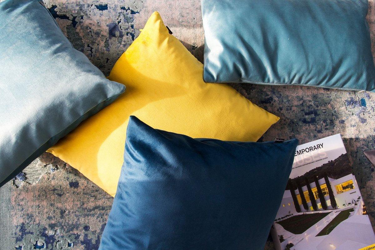 Poduszka dekoracyjna VELVET miętowy Poduszkowcy Eye on Design
