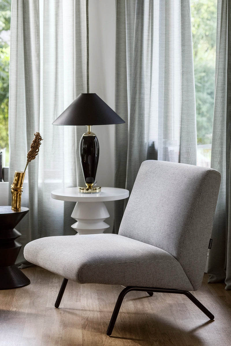 Tischlampe REA schwarz mit schwarzem Sockel und goldener Veredelung