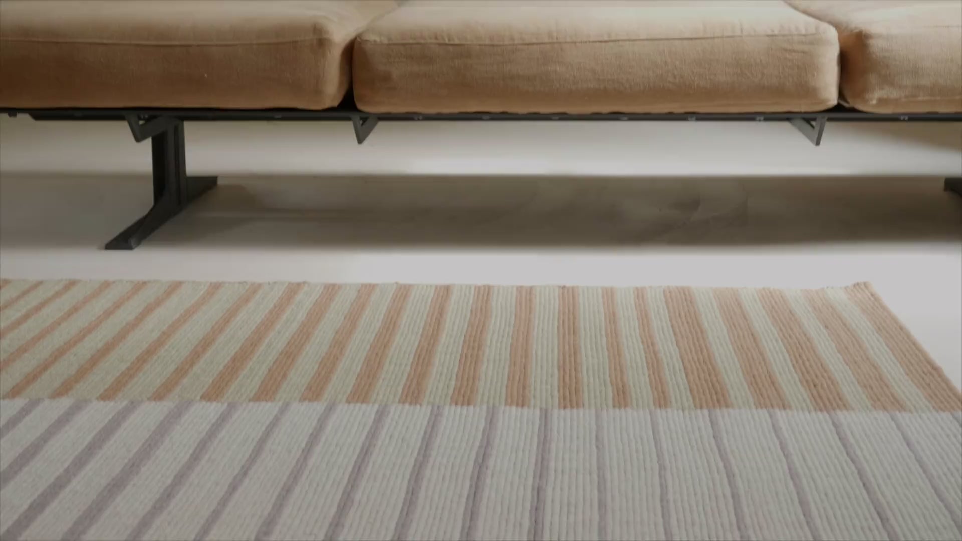 Artisan Focus red-yellow rug