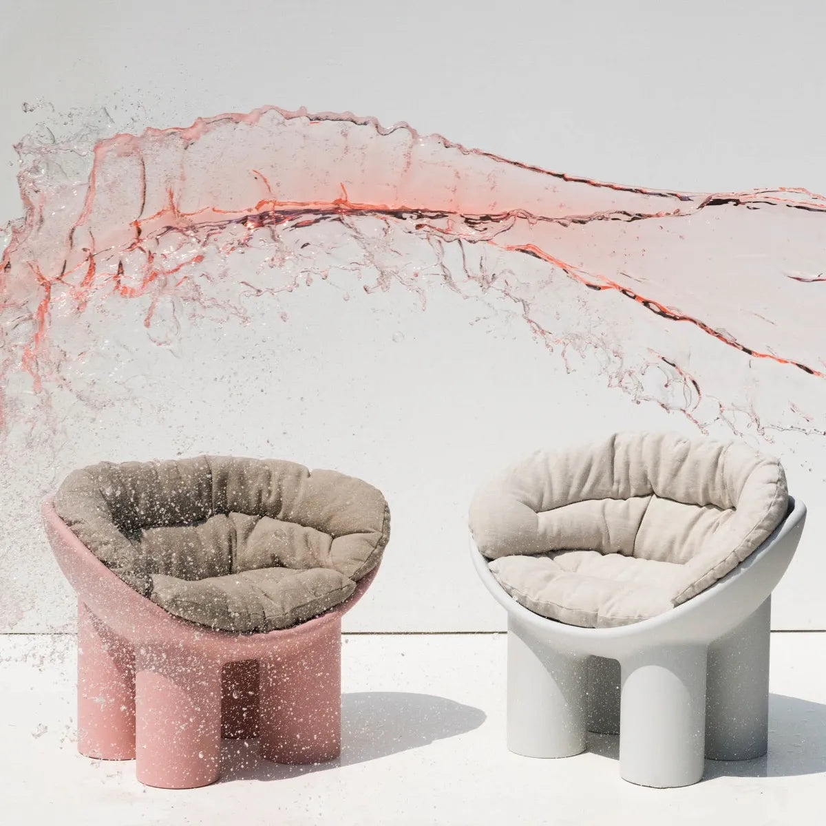 Light gray route chair