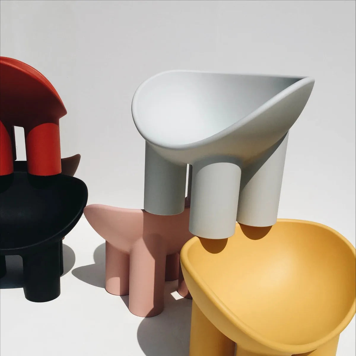 Light gray route chair