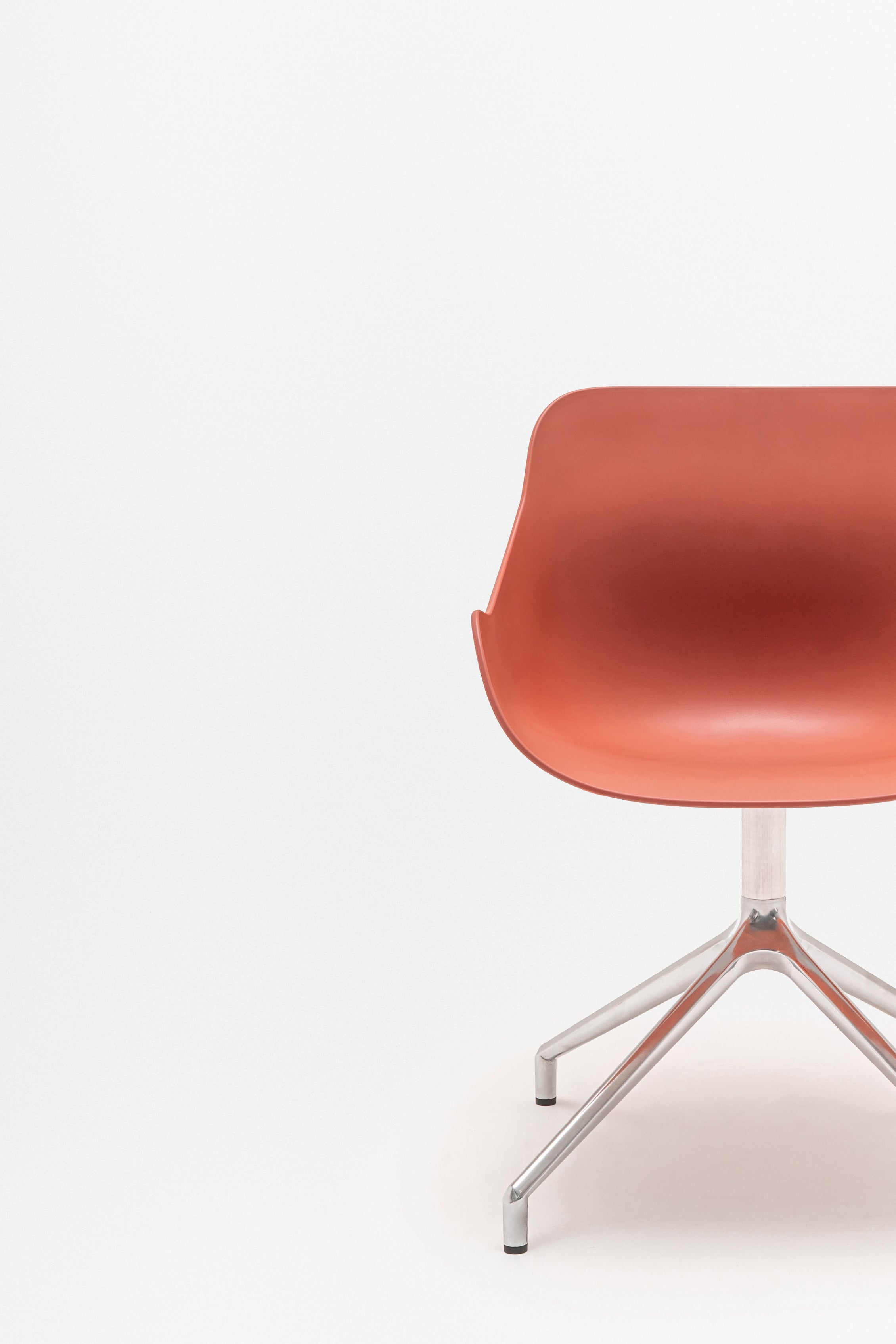 Baltic bassic aluminum swivel chair