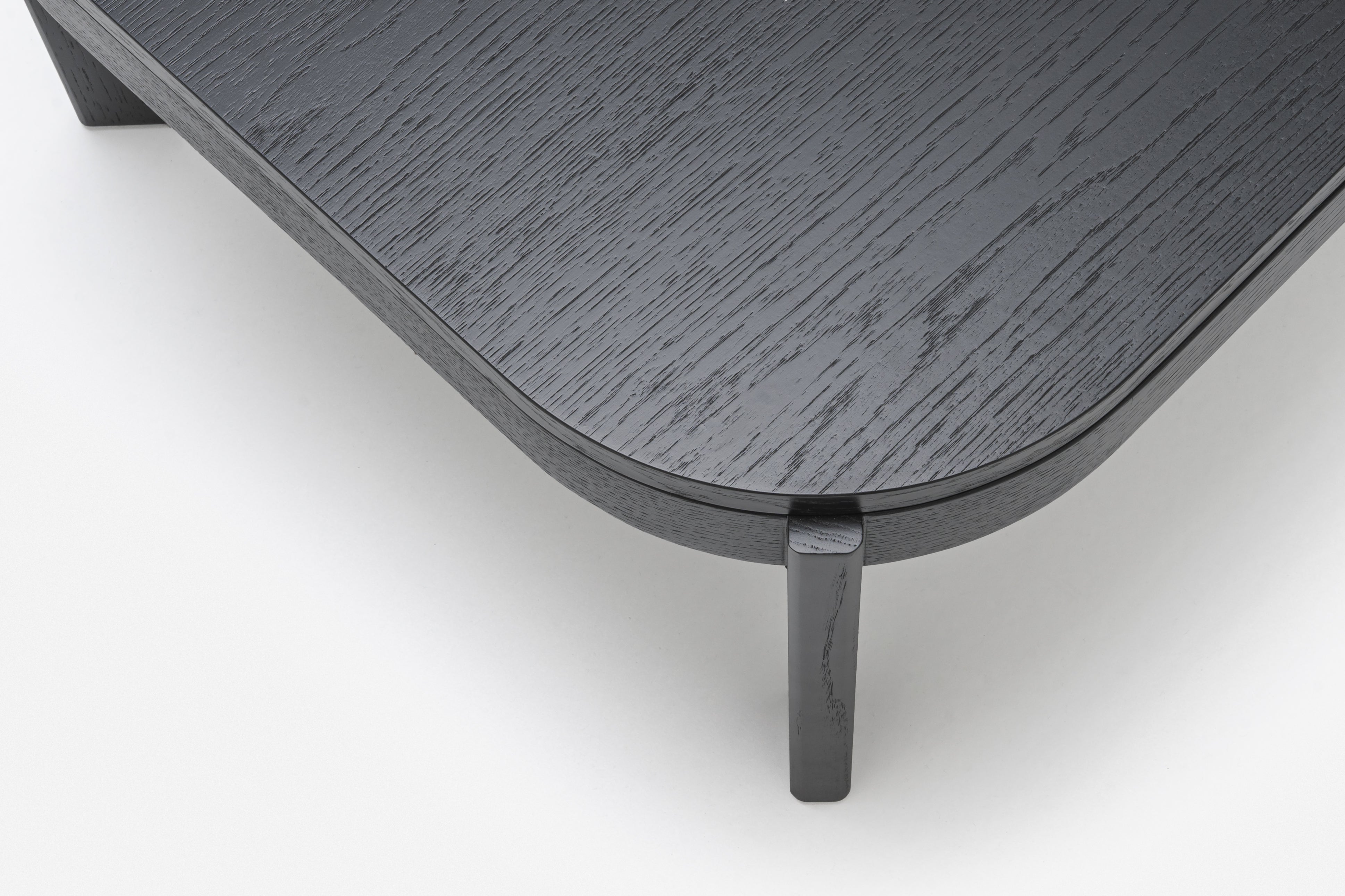 Upholstered bench with ramps of the wooden base
