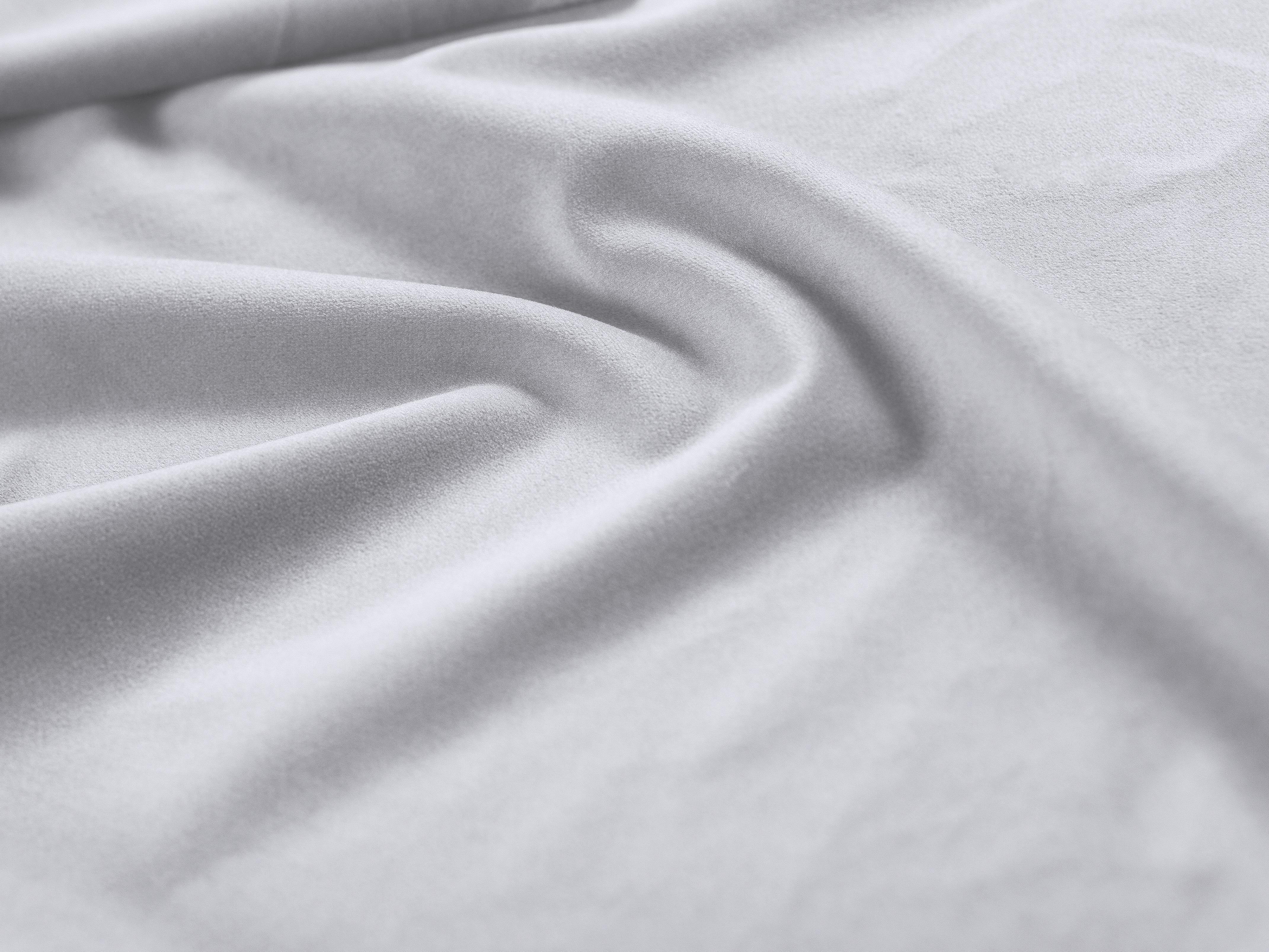 Sofa aksamitna 3-osobowa MADARA srebrny z czarną podstawą Mazzini Sofas Eye on Design
