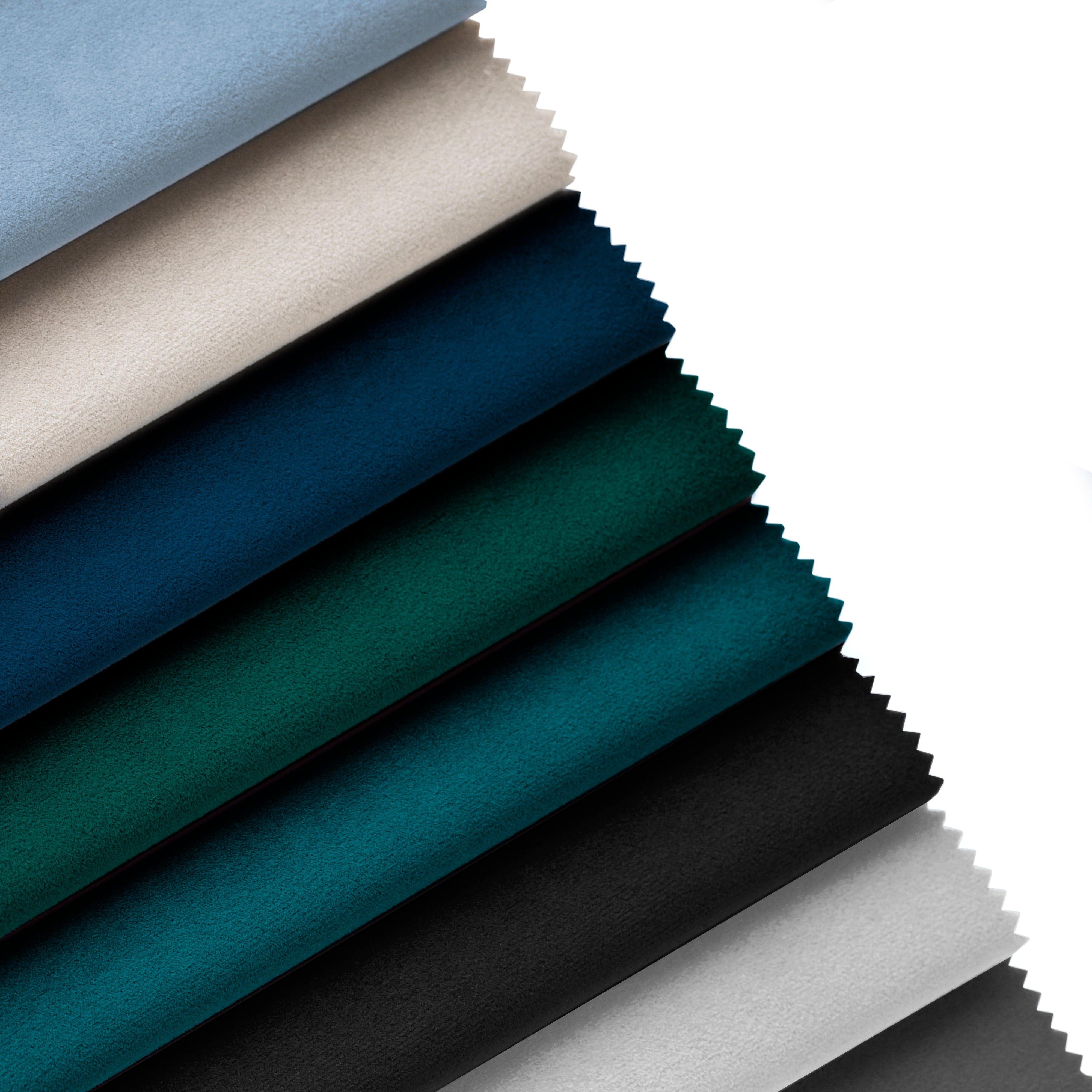 Sofa aksamitna 3-osobowa VIENNA czarny ze złotą podstawą Cosmopolitan Design Eye on Design