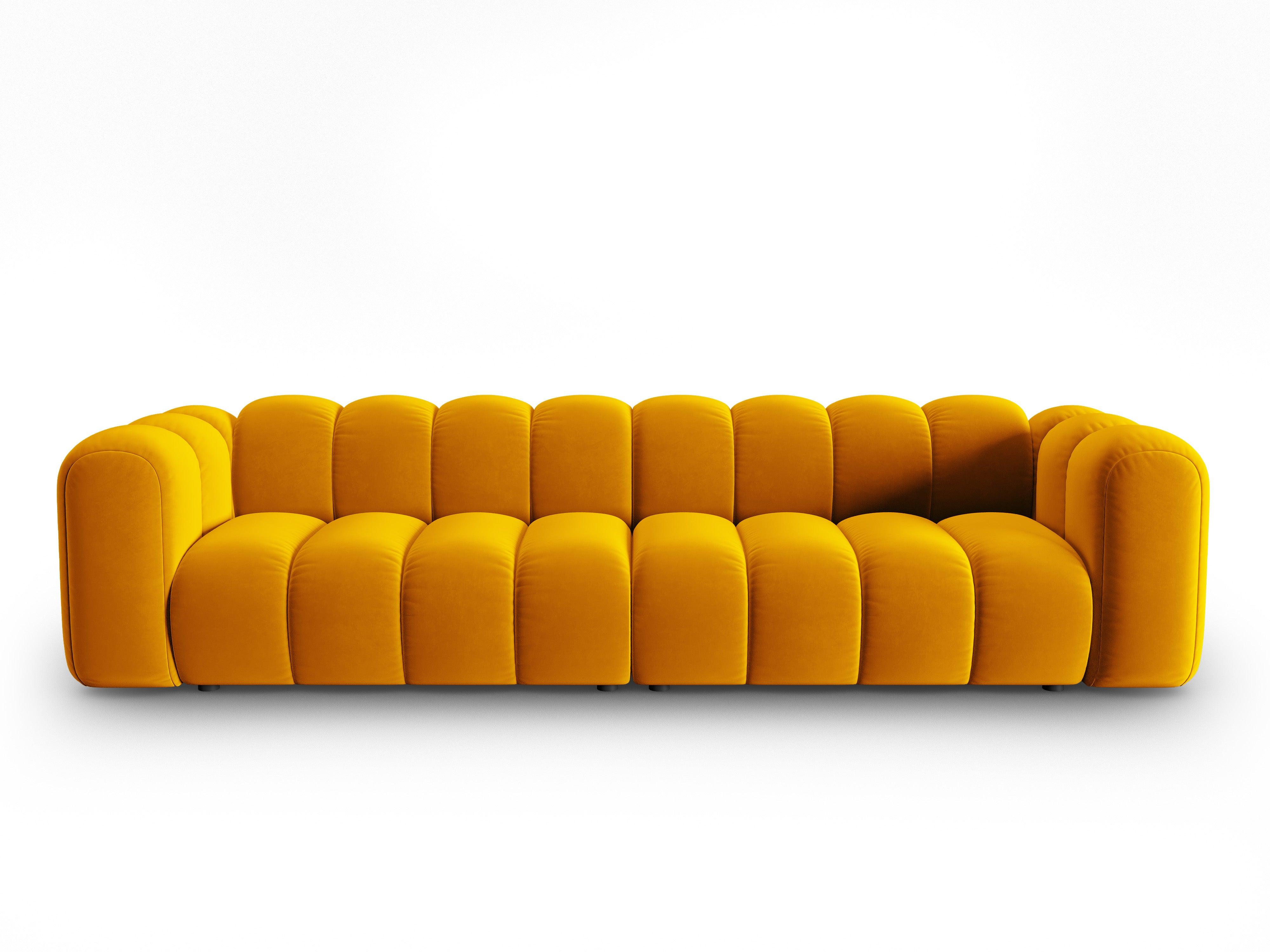 Sofa aksamitna 4-osobowa SKYLER musztardowy Interieurs 86 Eye on Design