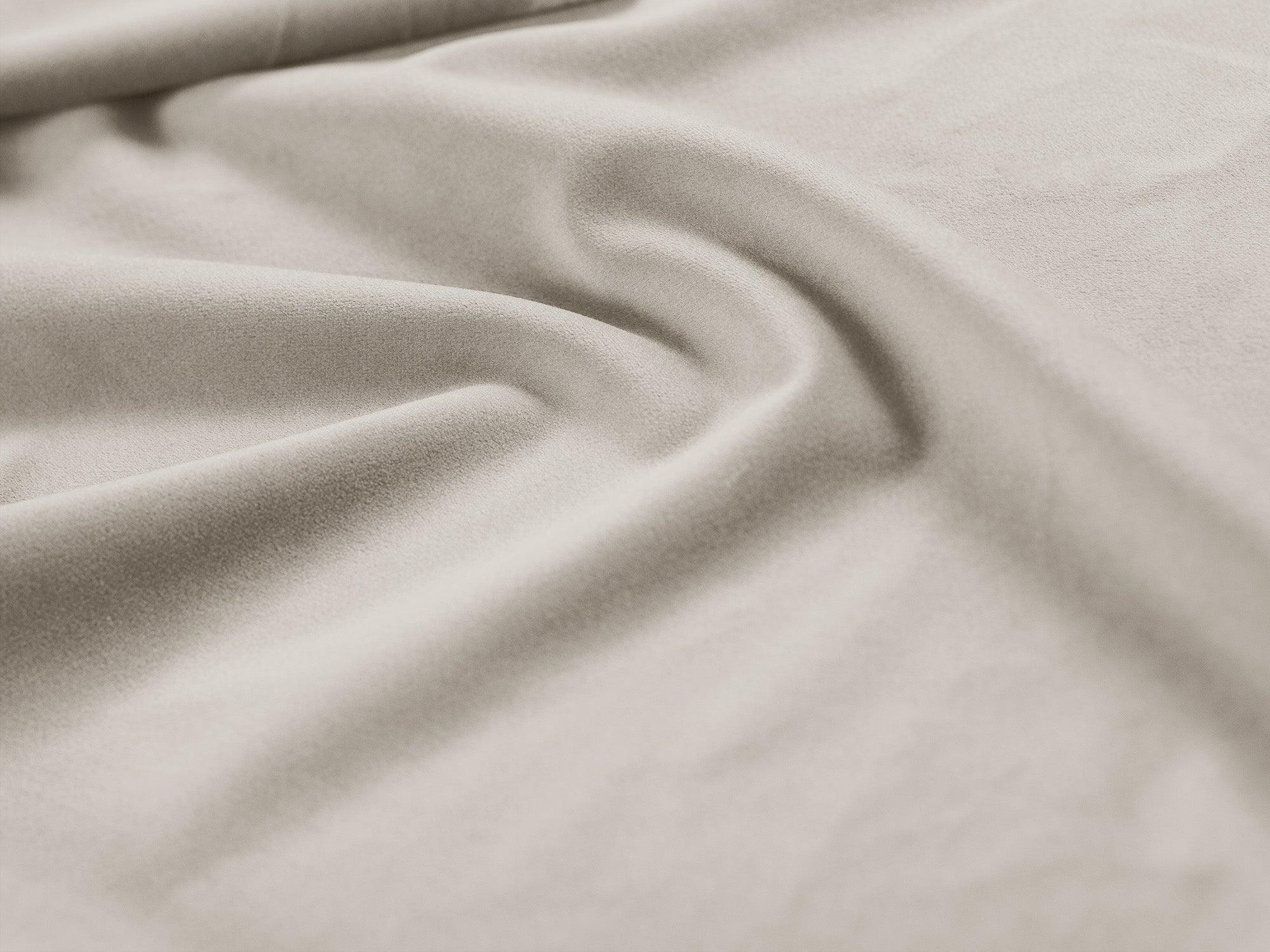 Sofa aksamitna 5-osobowa lewostronna SKYLER beżowy Interieurs 86 Eye on Design