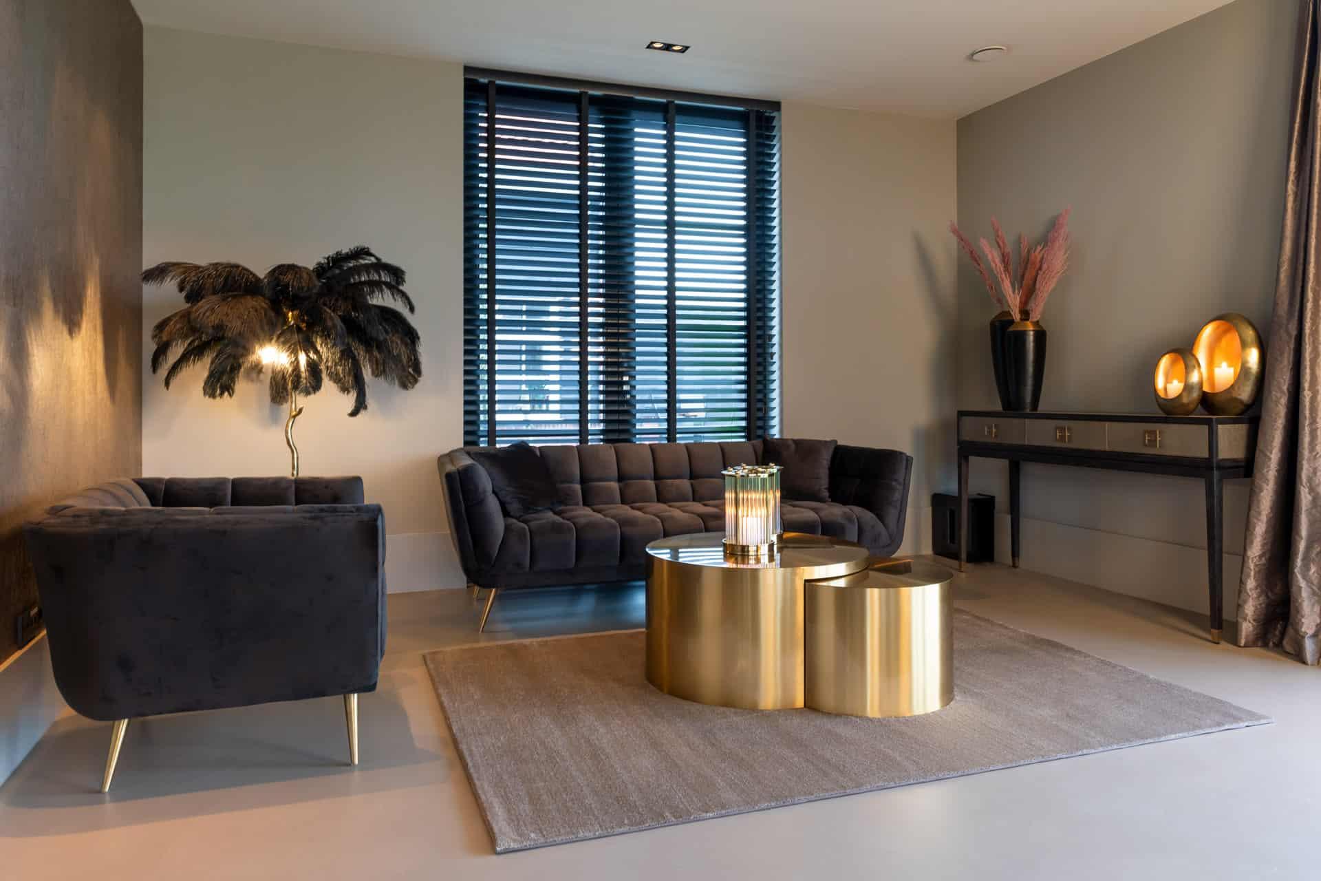Sofa HUXLEY czarny Richmond Interiors Eye on Design