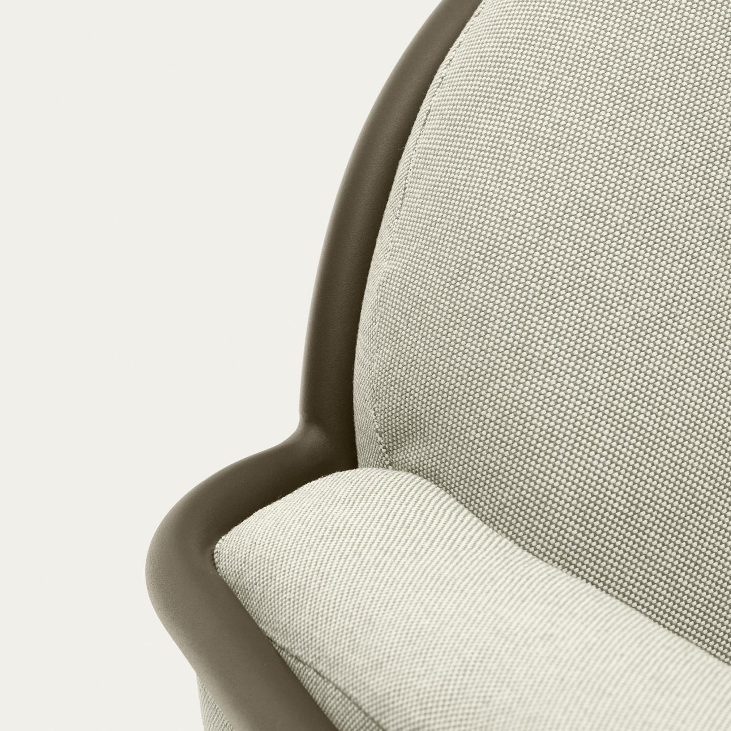Sofa ogrodowa 3-osobowa JONCOLS beżowy z oliwkową podstawą La Forma Eye on Design