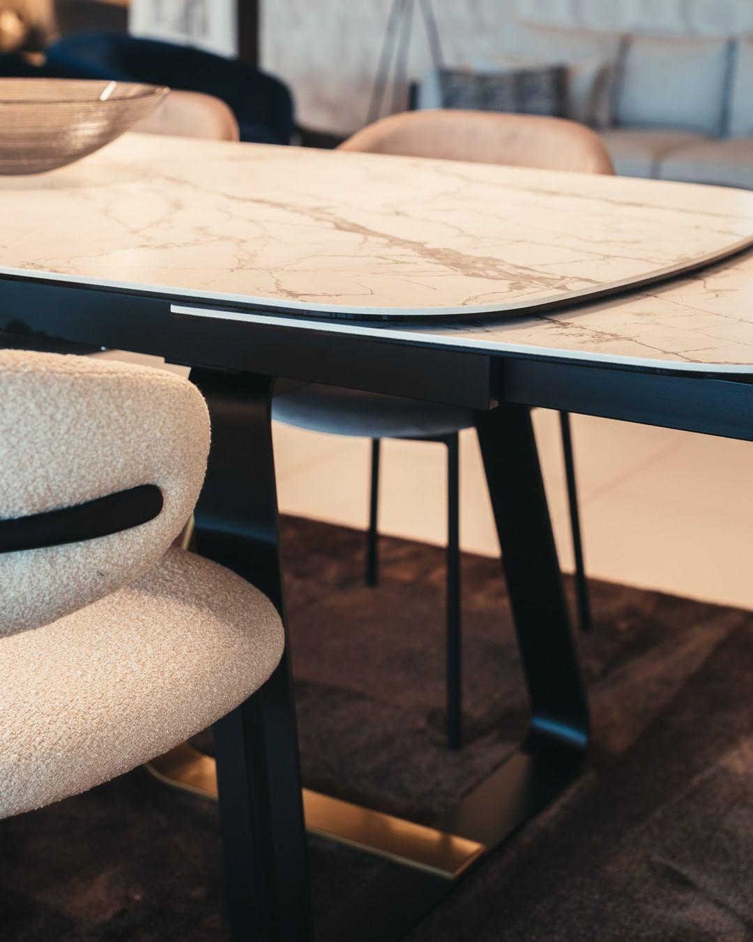 Stół rozkładany SUNSHINE biały marmur Calligaris Eye on Design