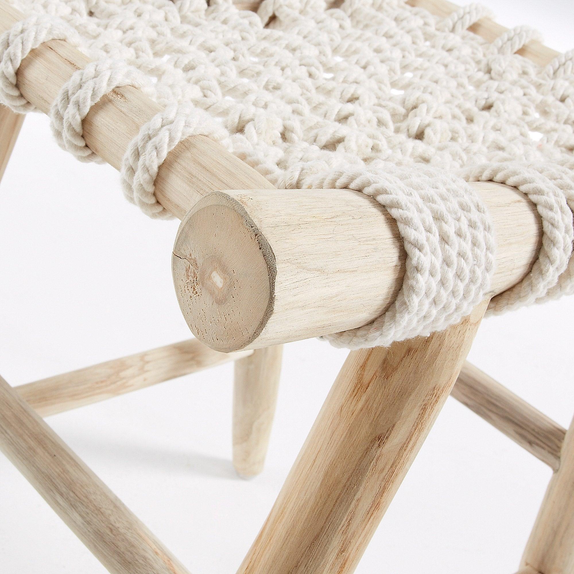 Stołek EDGARD lite drewno tekowe La Forma Eye on Design