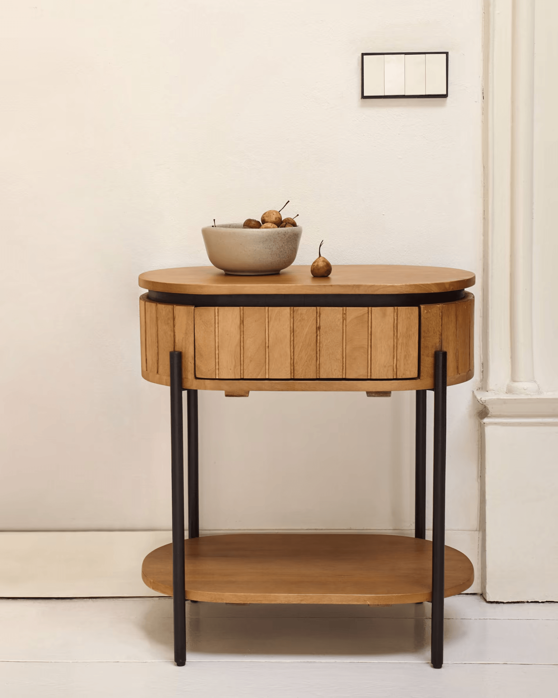 Stolik nocny LICIA lite drewno mango La Forma Eye on Design