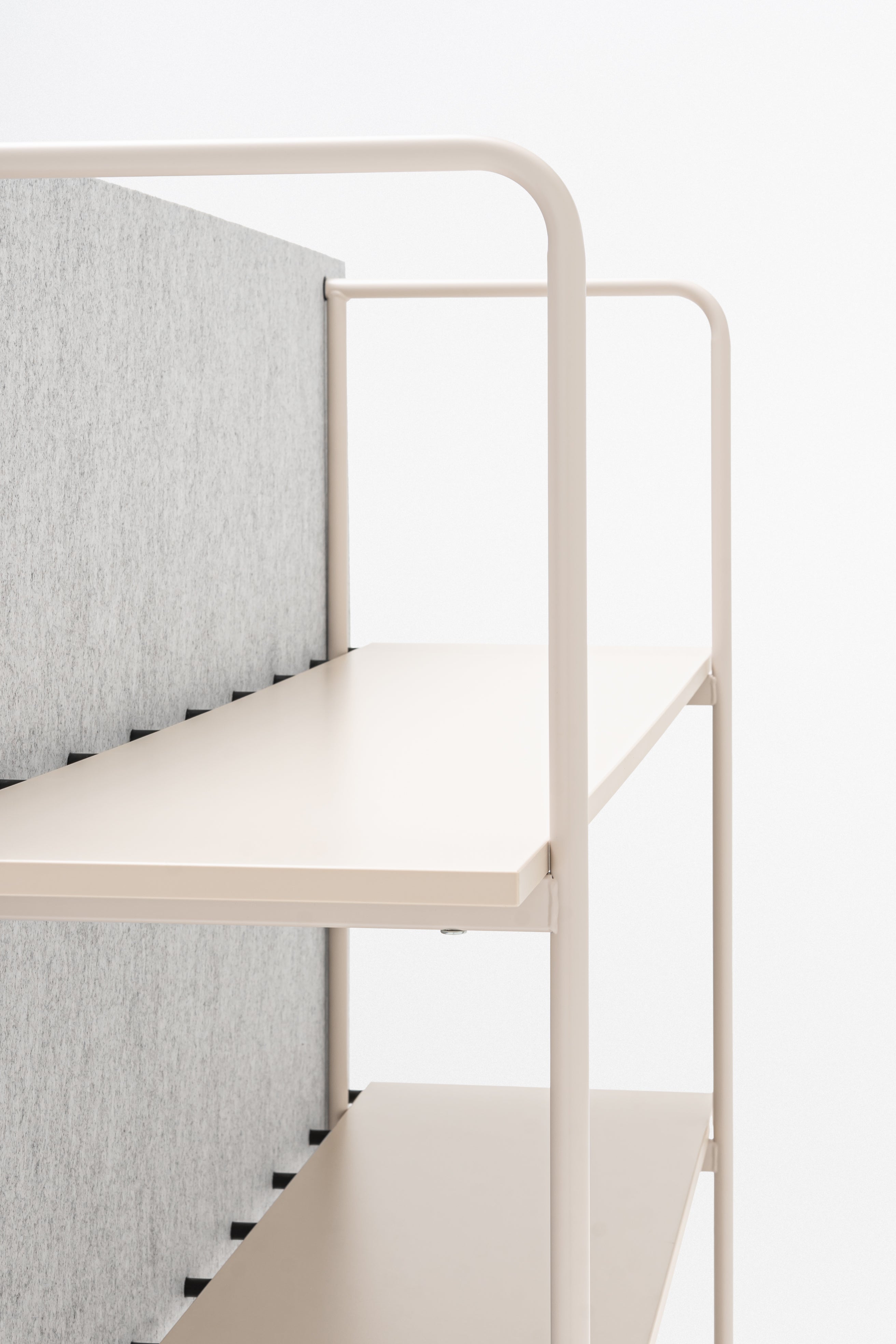 Steel shelving tanca rear from felt