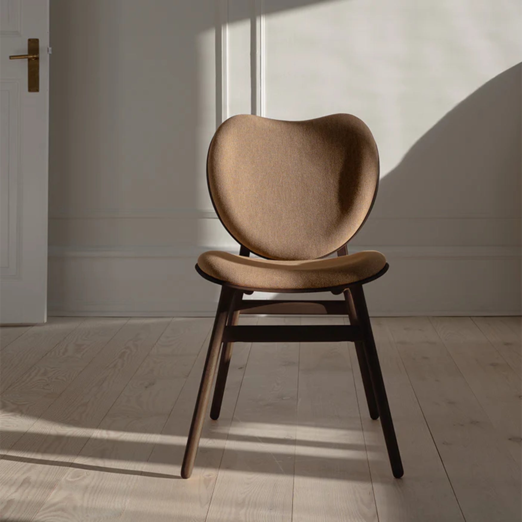 CONVERSATION chair brown with dark oak base