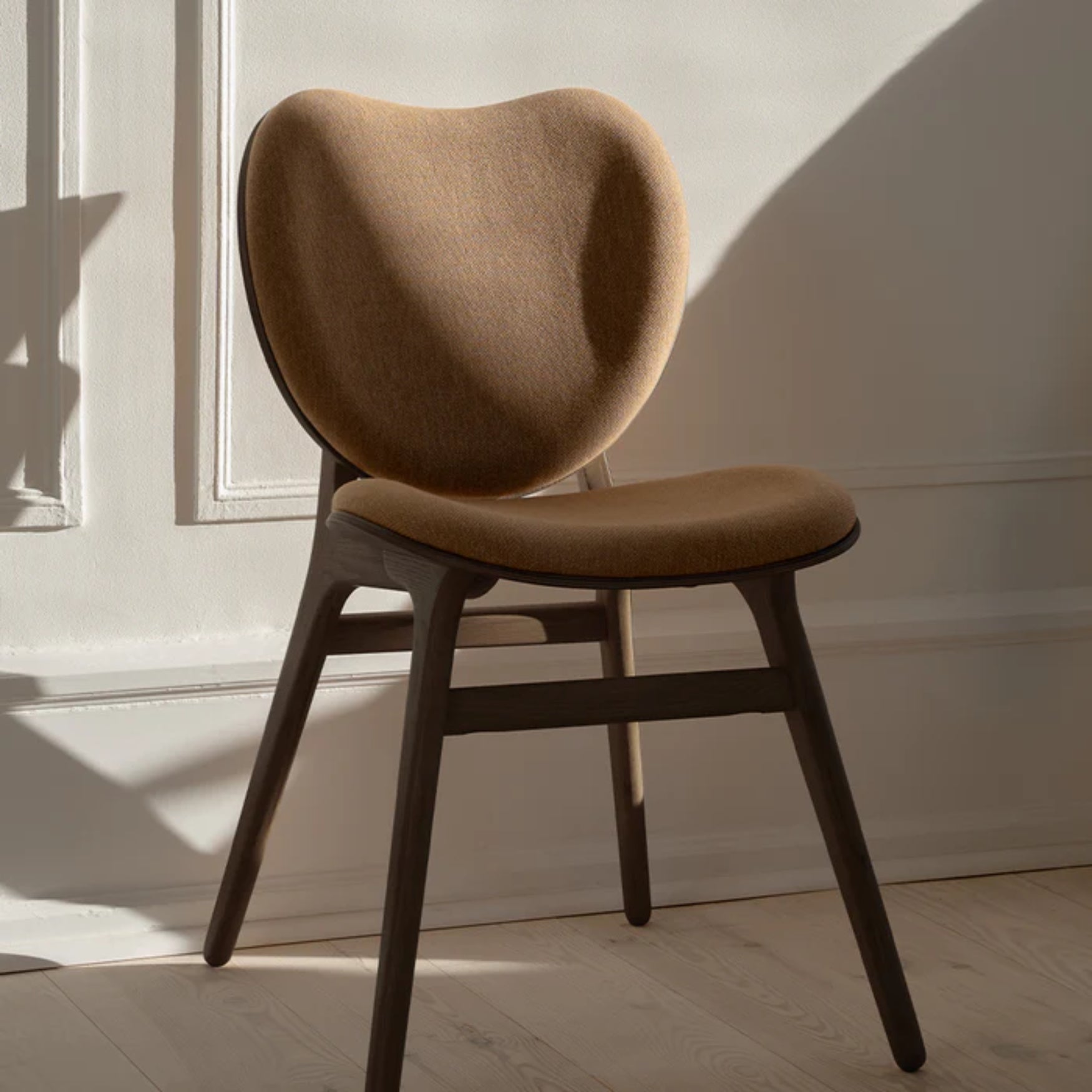 CONVERSATION chair brown with dark oak base