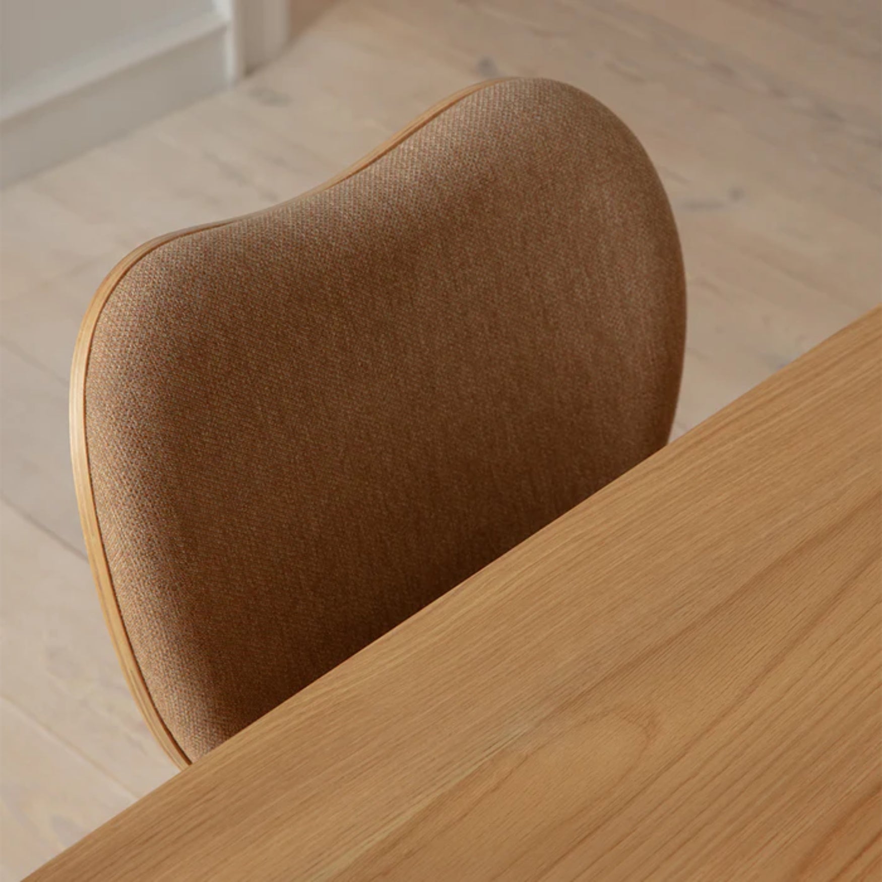 CONVERSATION chair brown with oak base