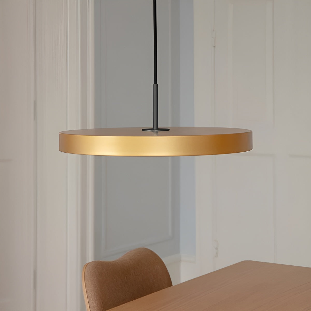ASTERIA PLUS pendant lamp in gold with black insert