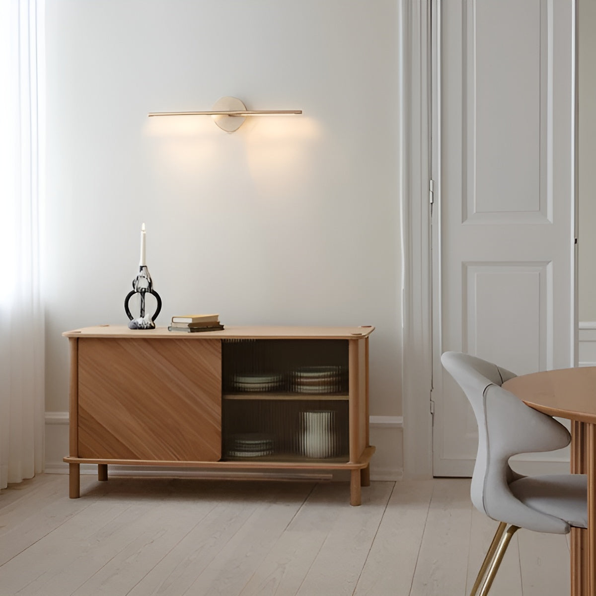 OMNI gold wall lamp