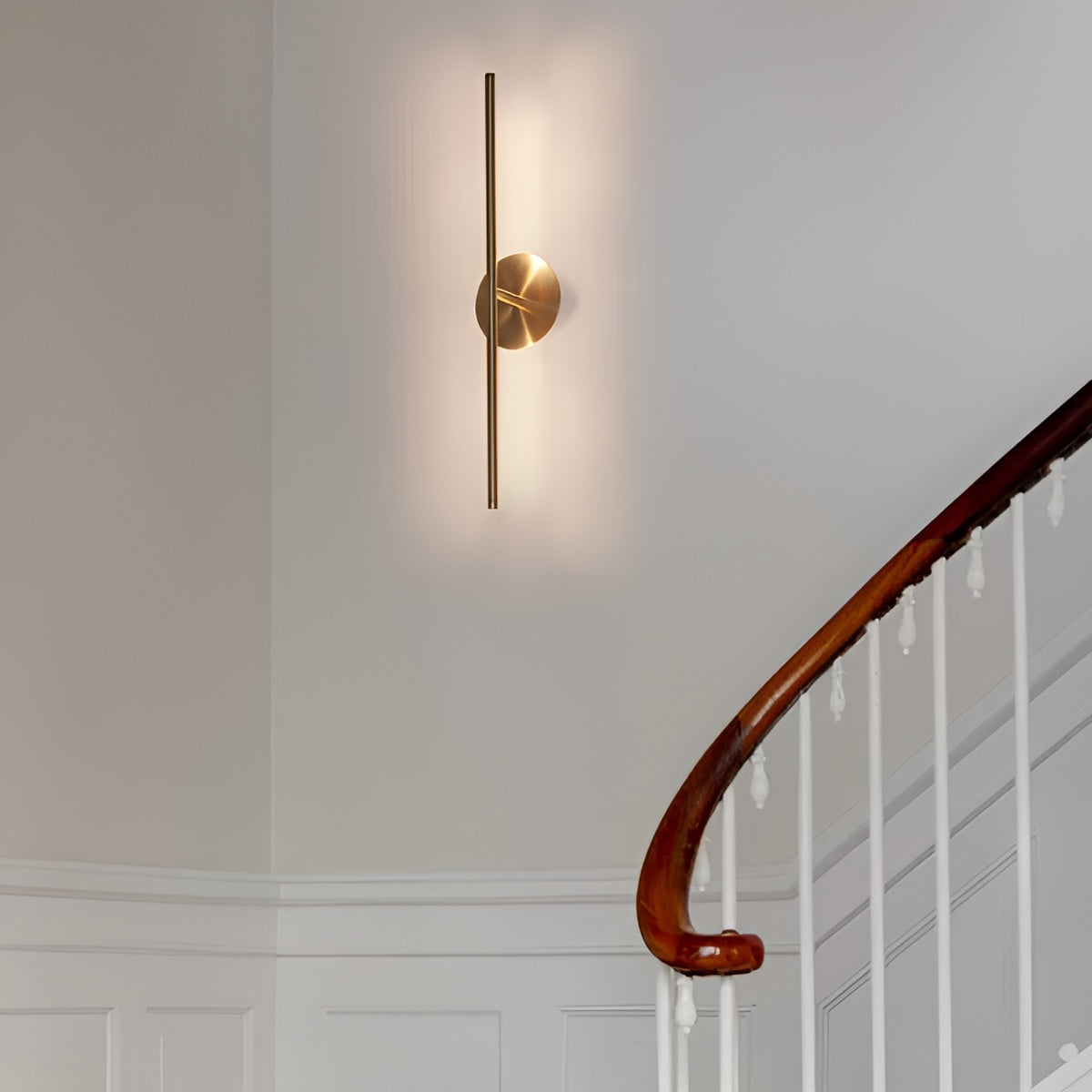 OMNI gold wall lamp