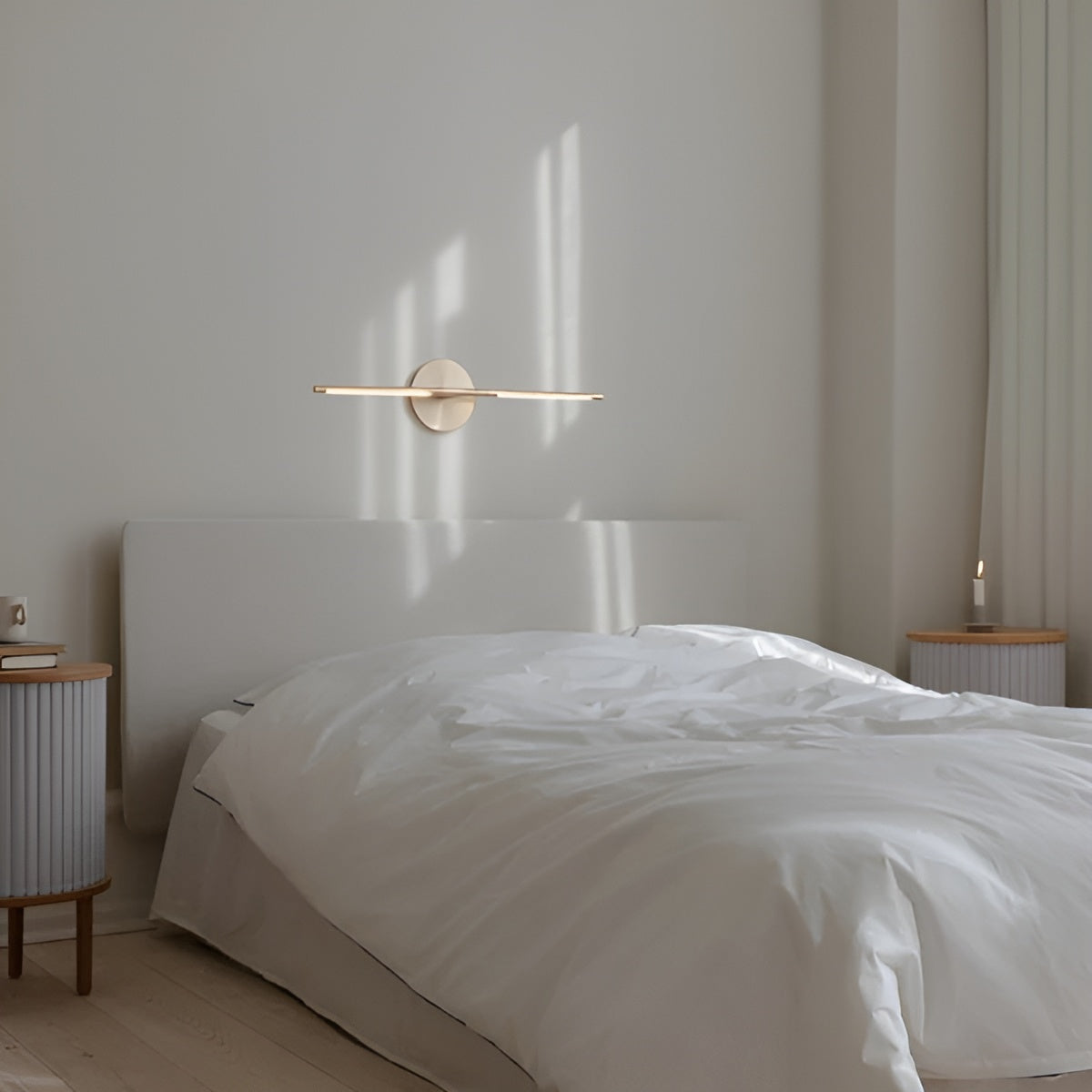 OMNI gold wall lamp