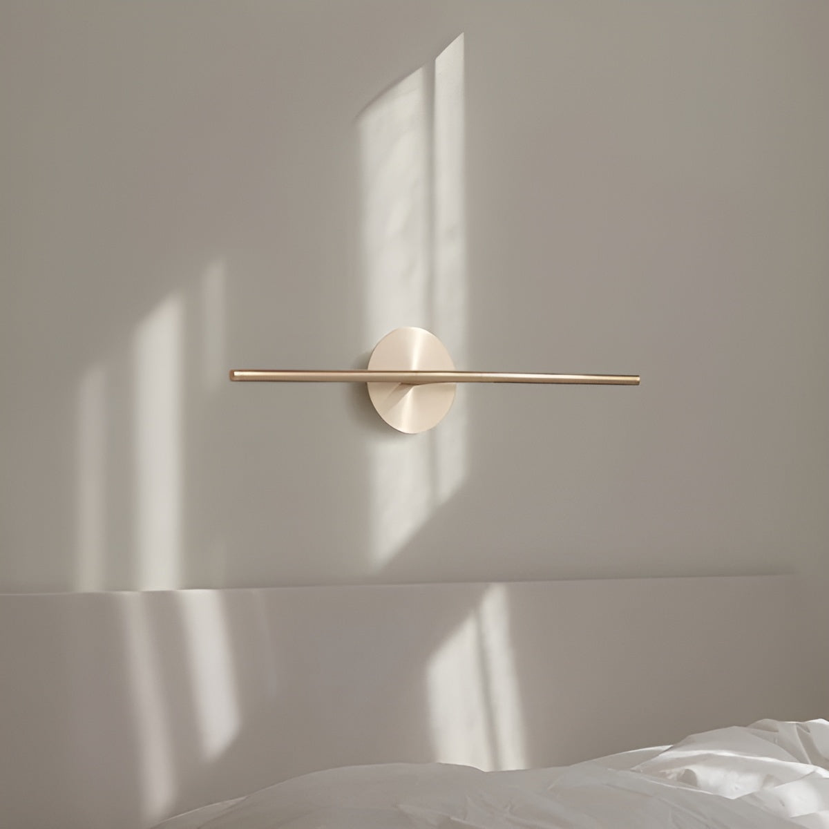 OMNI gold wall lamp