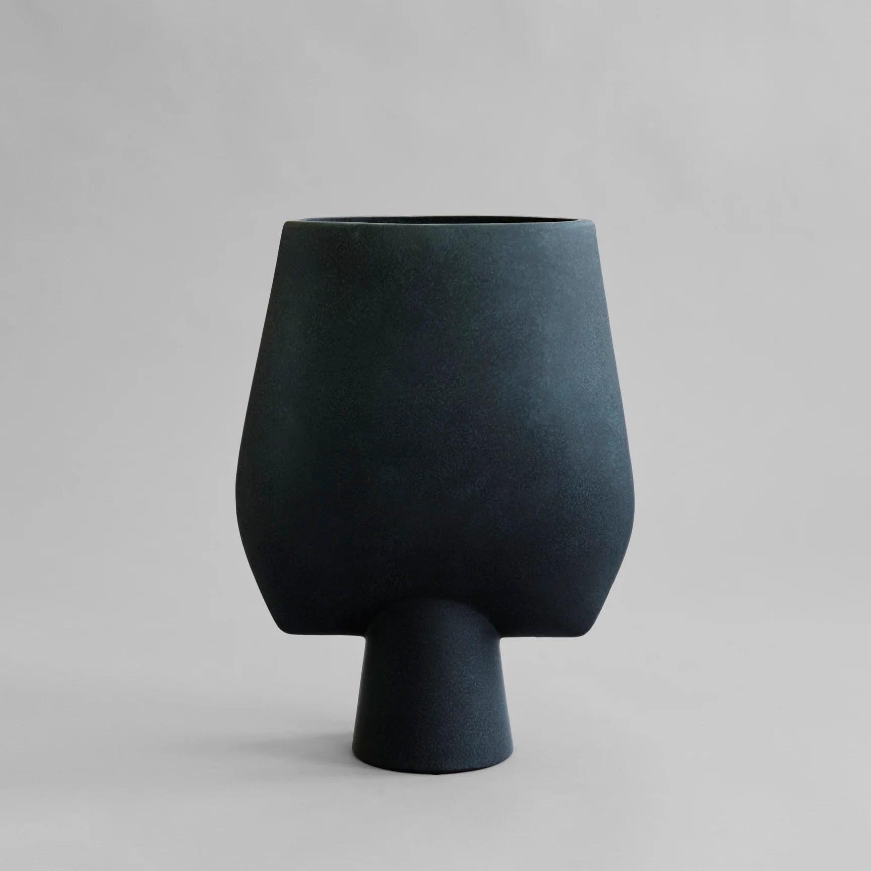 Wazon SPHERE SQUARE czarny 101 Copenhagen Eye on Design