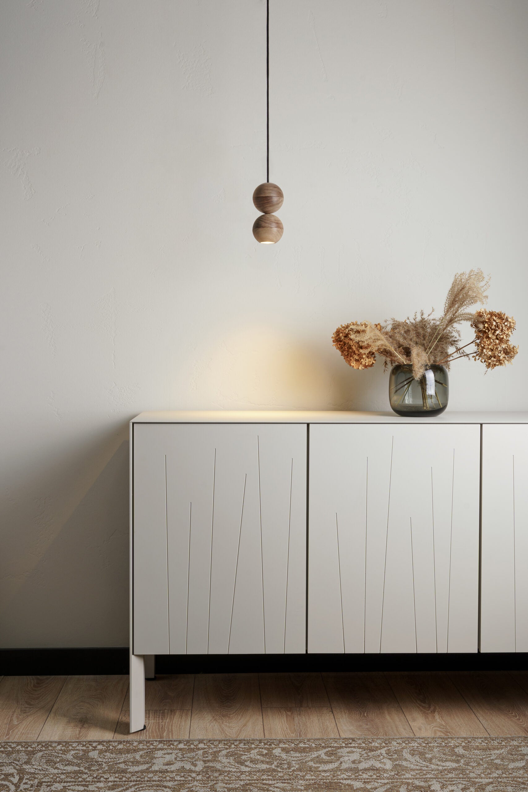 Lampa wisząca WOODOO lite drewno orzechowe