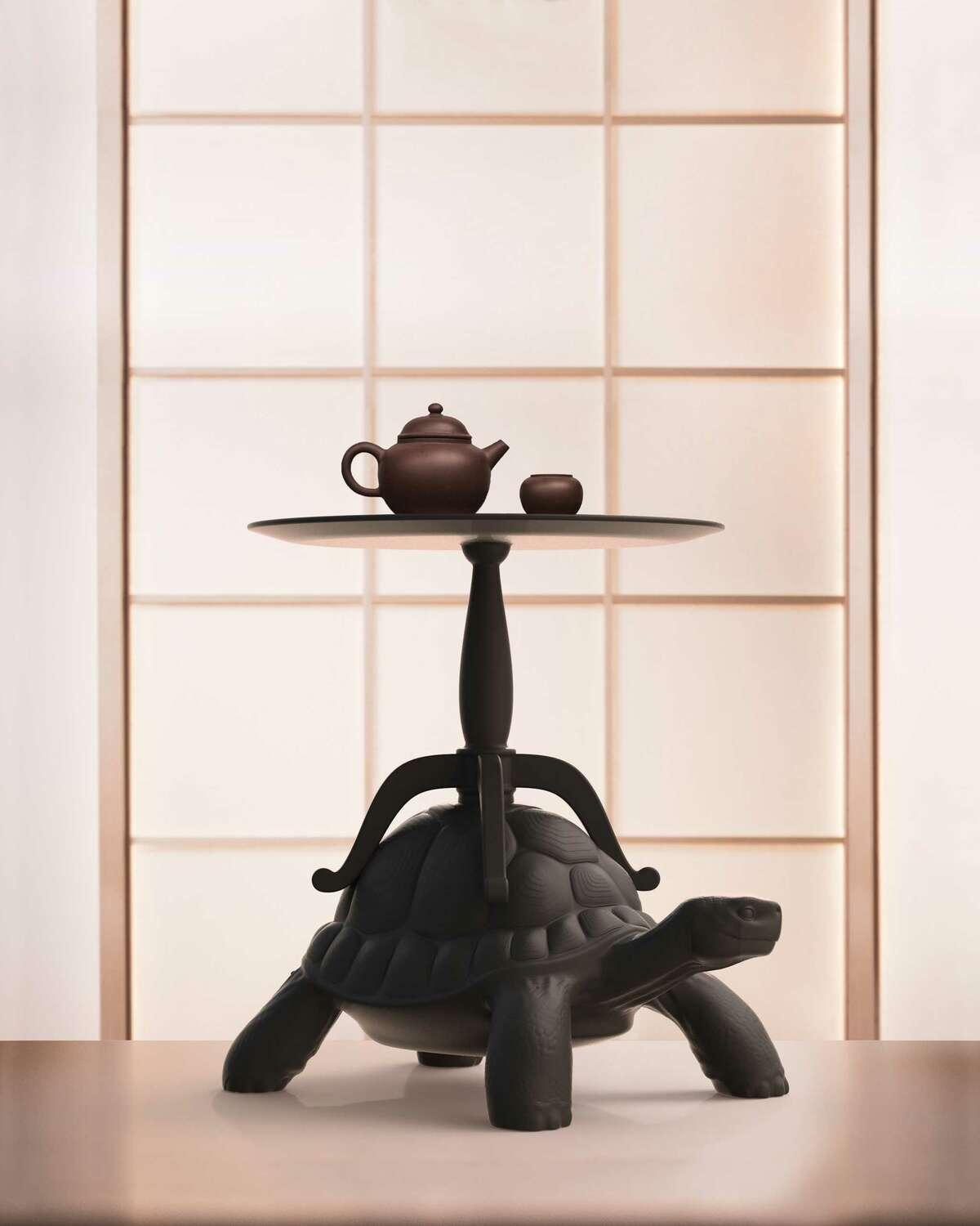 Stolik TURTLE CARRY czarny Qeeboo Eye on Design