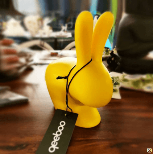 Stoper do drzwi RABBIT czarny Qeeboo Eye on Design