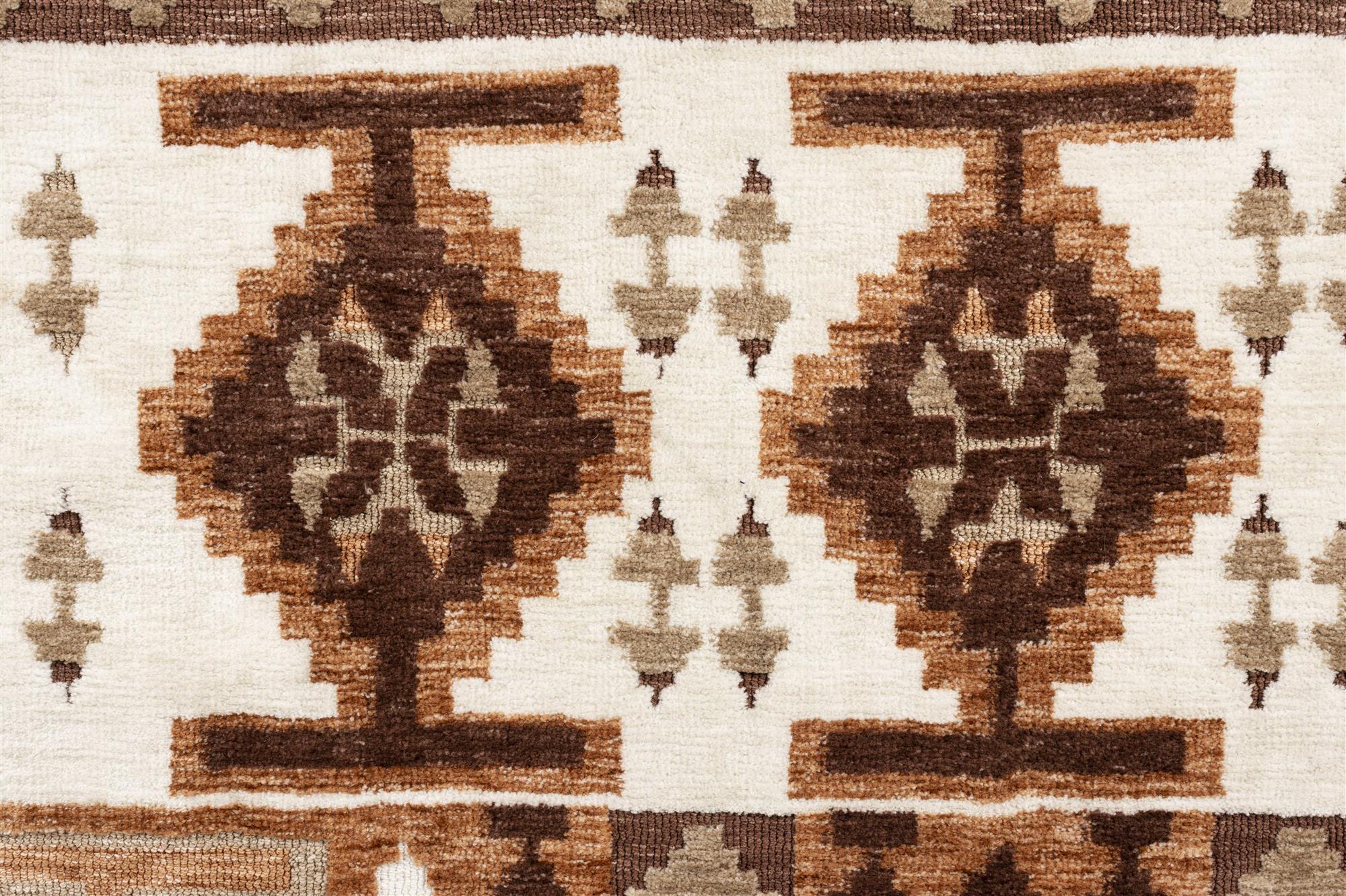 Maron brown rug with beige