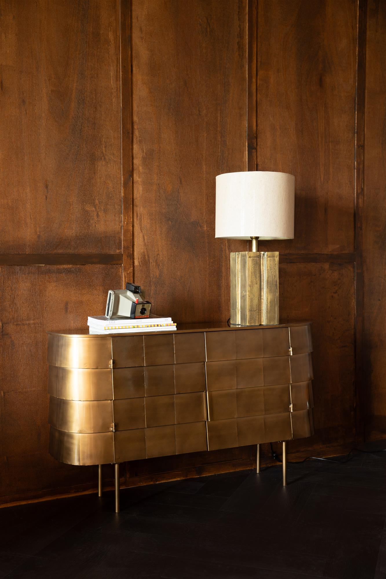 Beige roc table lamp with ancient gold