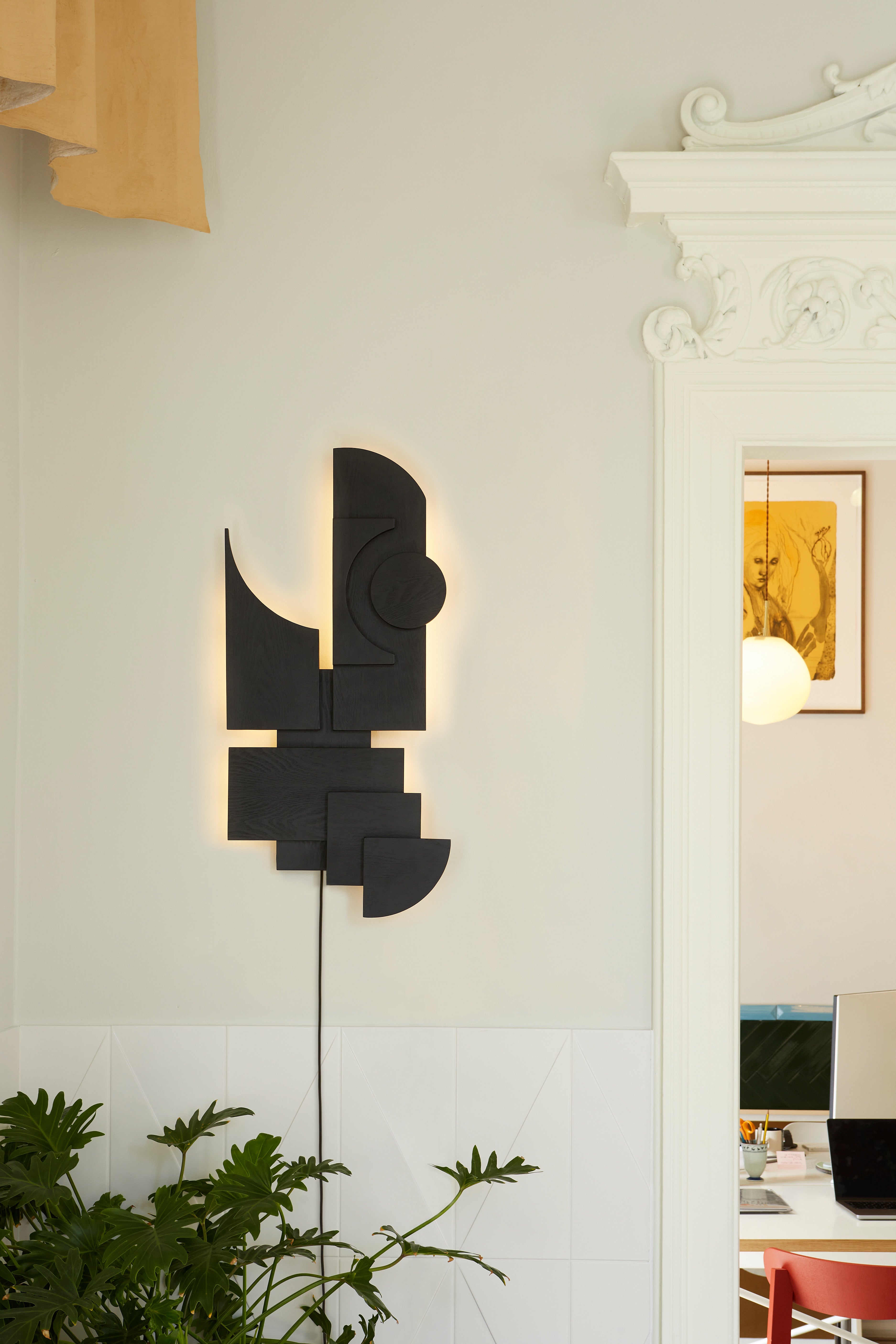 Wandleuchte TOTEM DECO schwarz