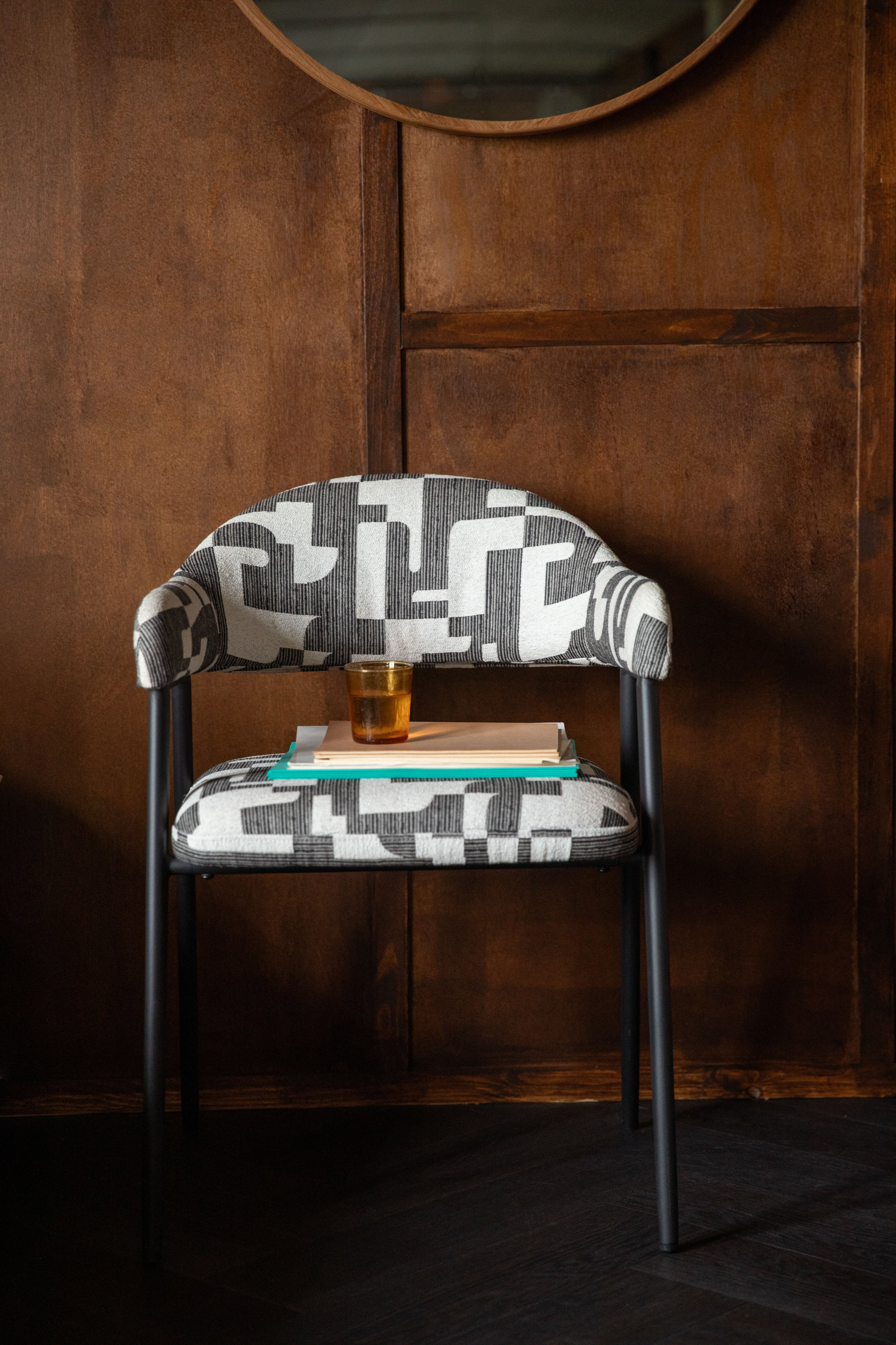 MIYO Chair white with black pattern
