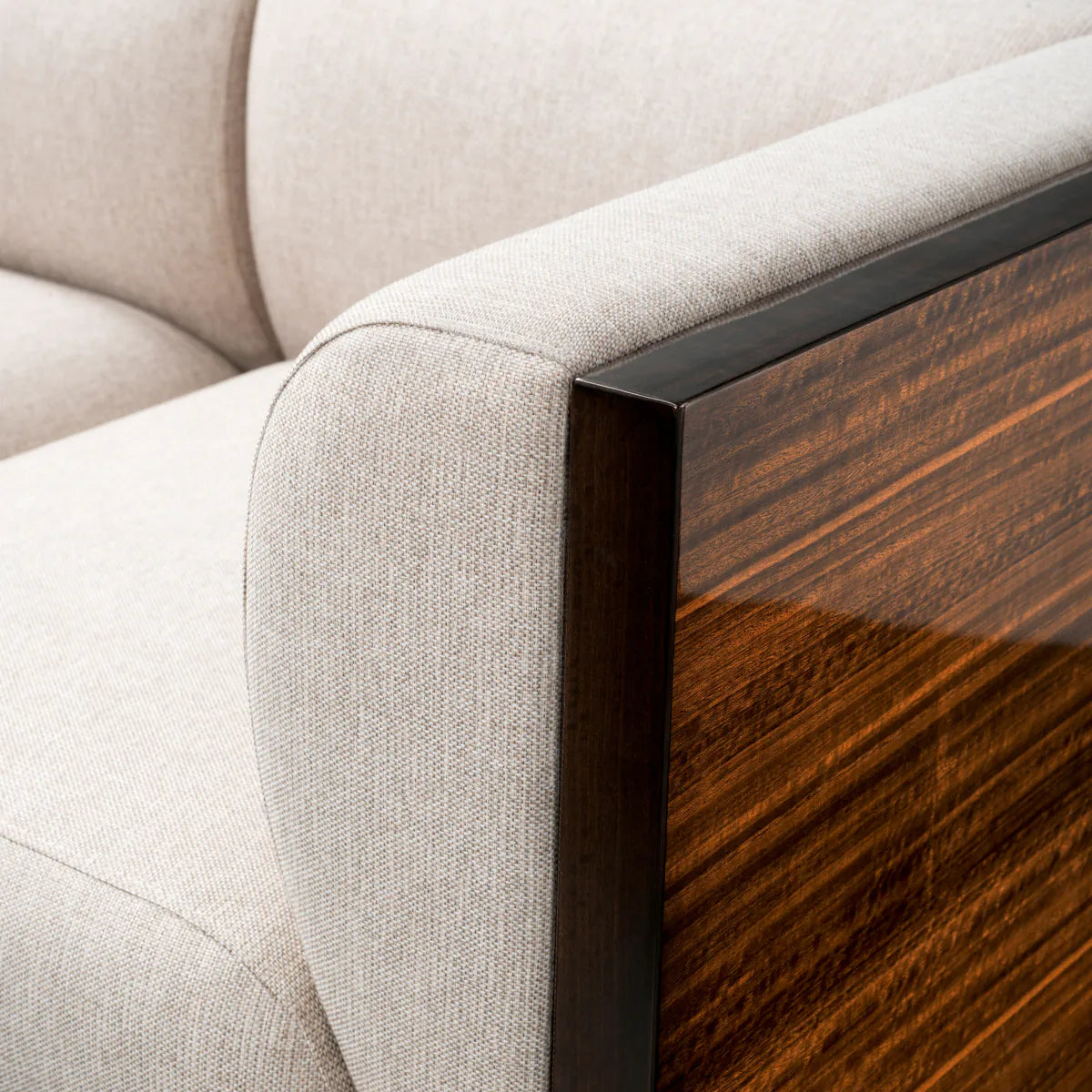 Sofa SEBASTIAN kremfarben mit Eukalyptusfurnier