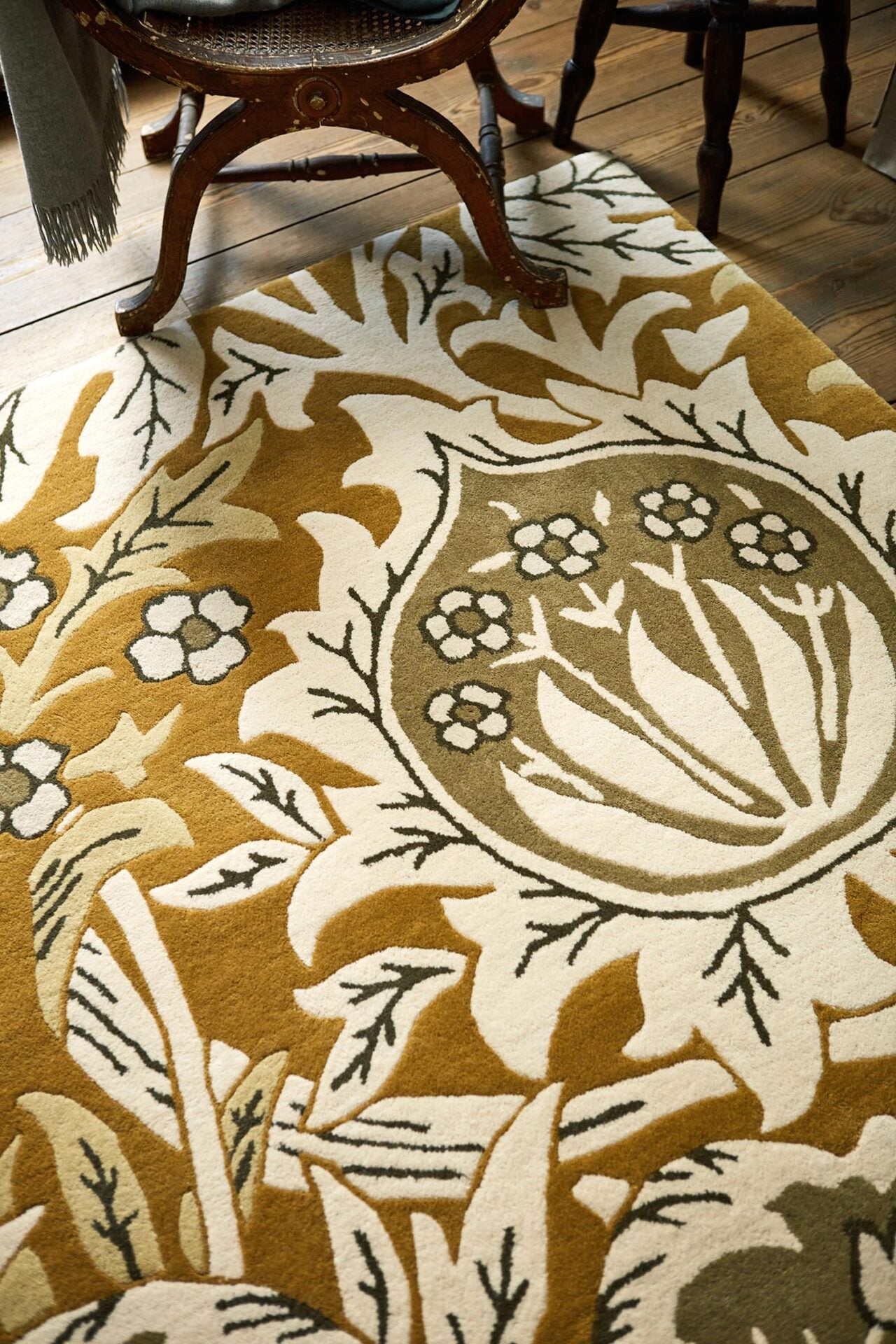 MOREW ELMCOTE GOLD gelber Teppich 